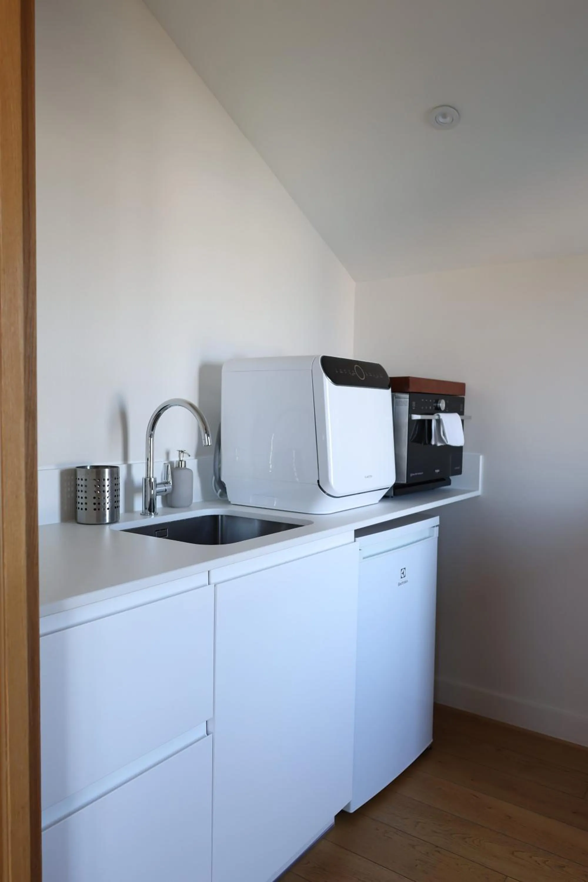 Kitchen or kitchenette in Résidence Les Suites du Port - by Le Saint Ferdinand