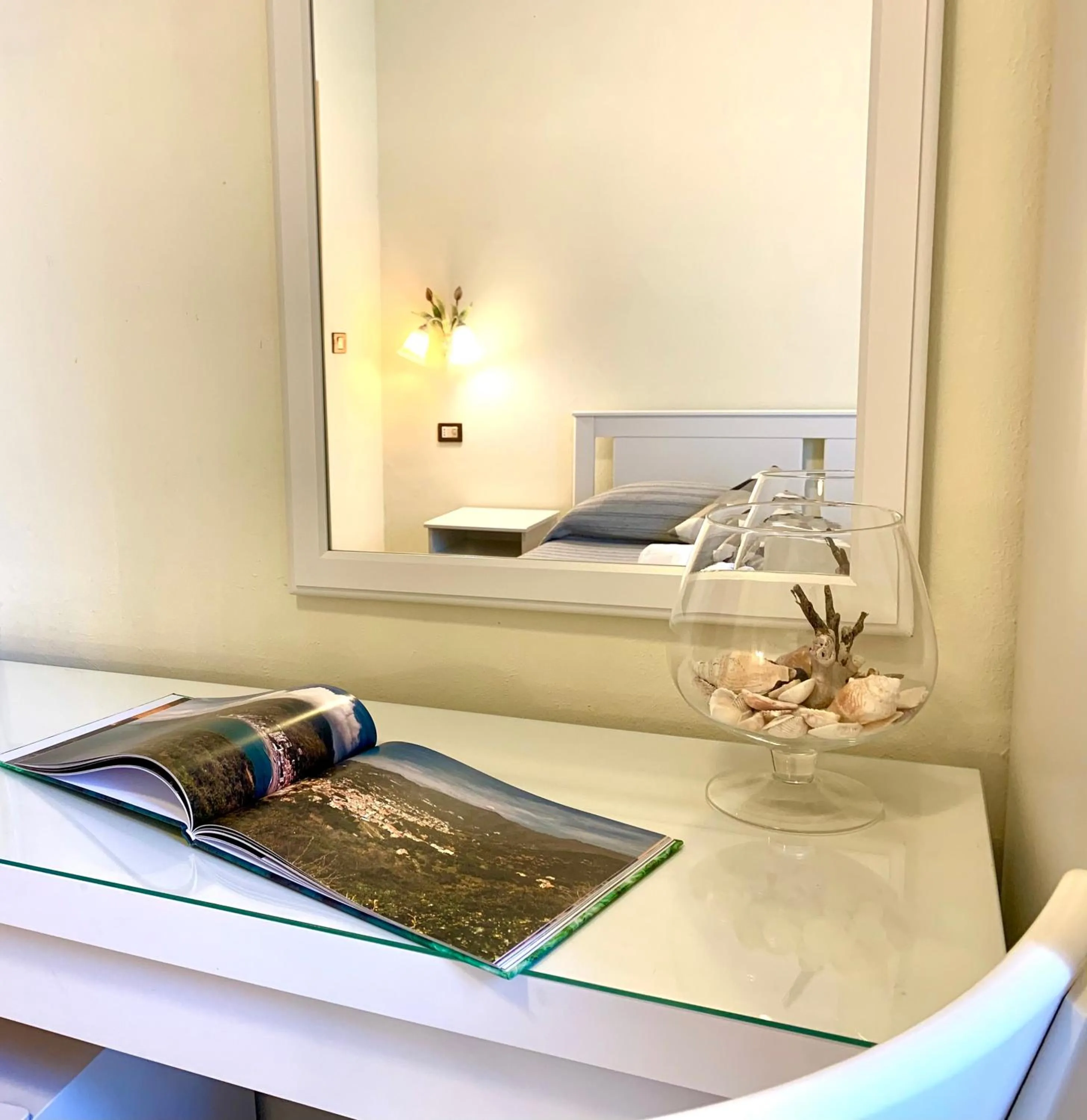 Bedroom in Hotel Baia di Levanto