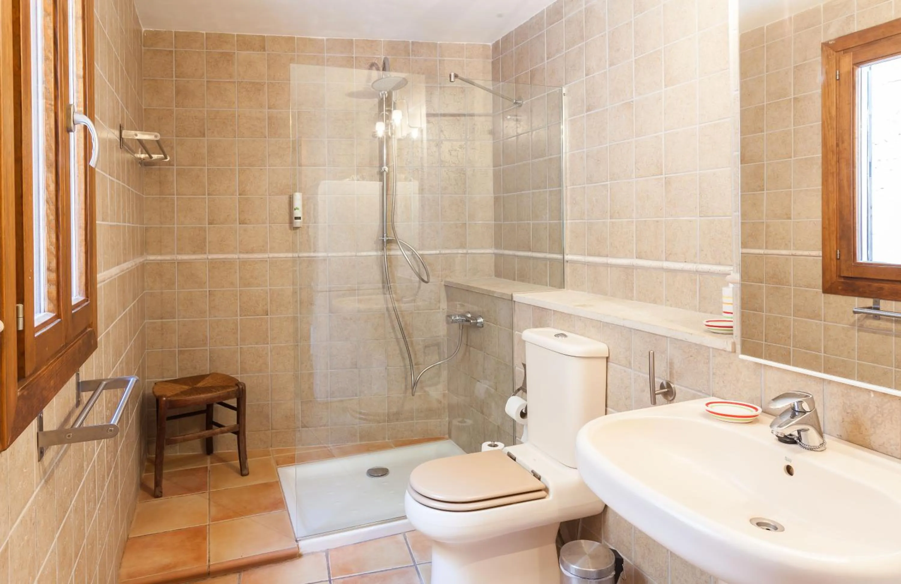 Bathroom in Petit Hotel Alaro