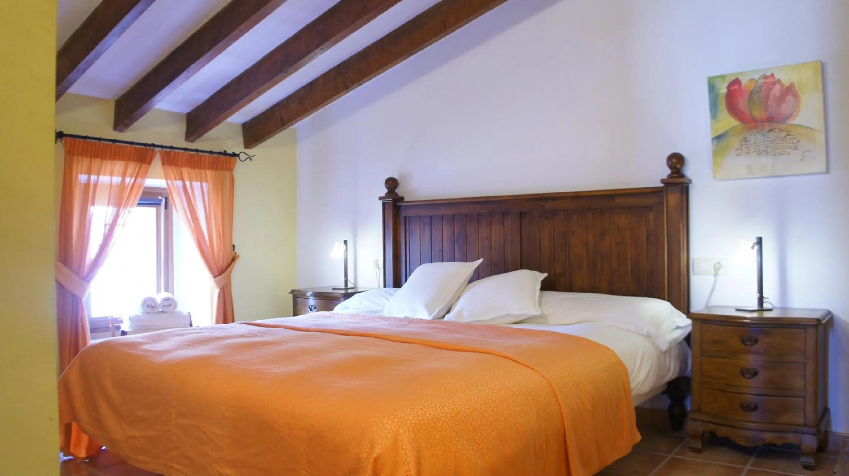 Day, Bed in Petit Hotel Alaro