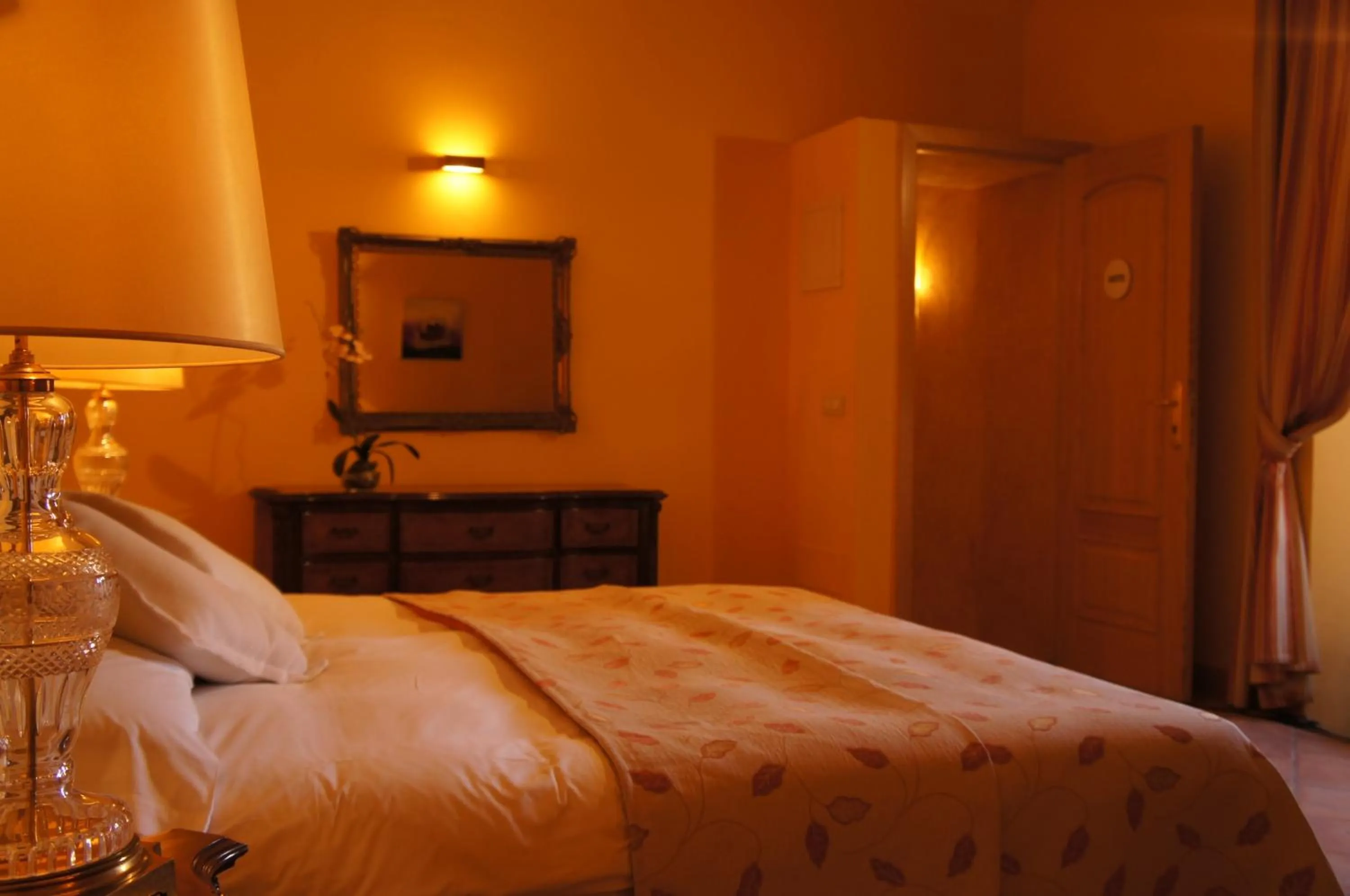 Photo of the whole room, Bed in Petit Hotel Alaro