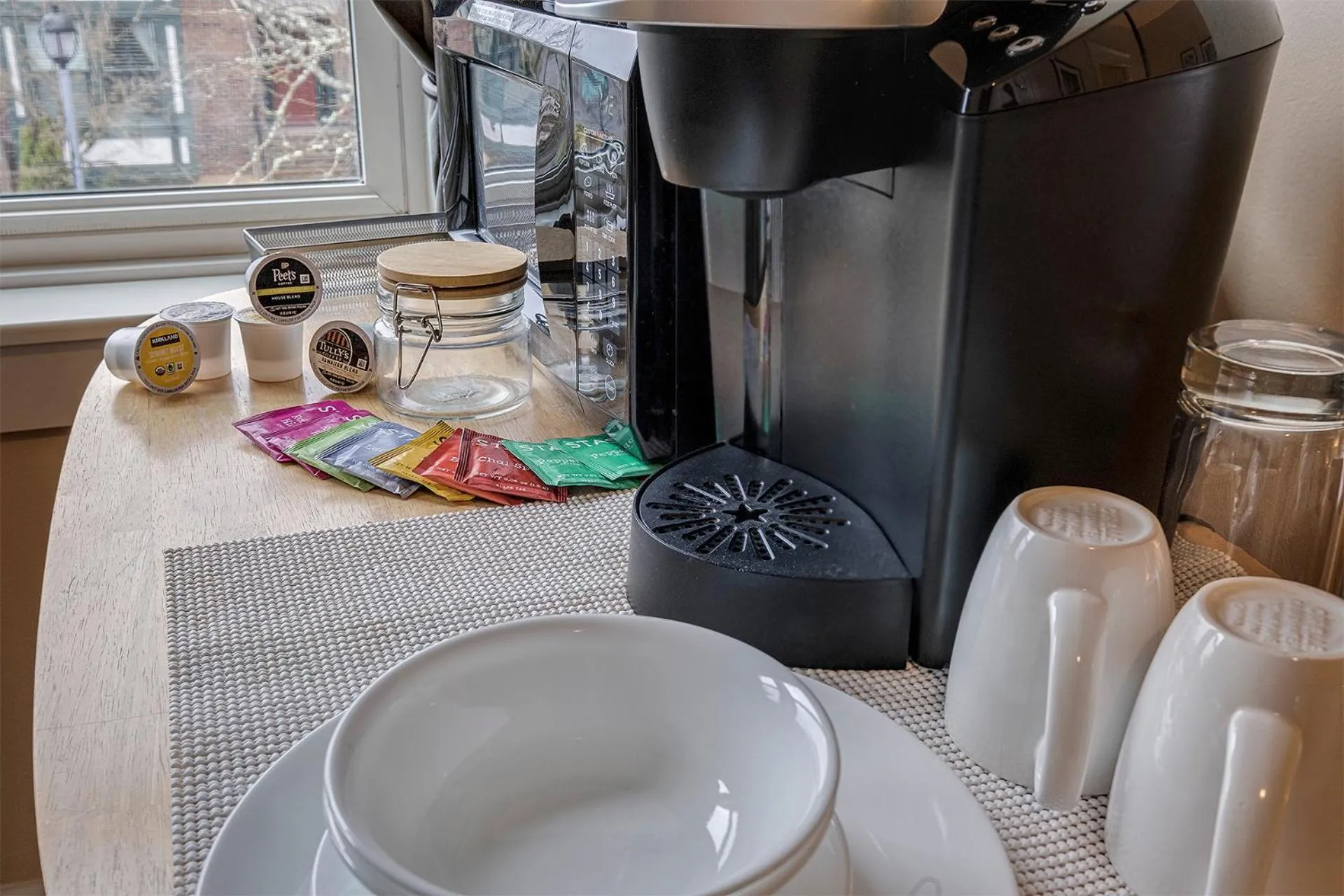 Coffee/tea facilities in The Orenco Station Hotel