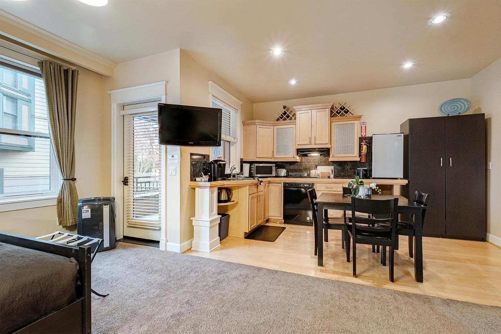 TV and multimedia in The Orenco Station Hotel