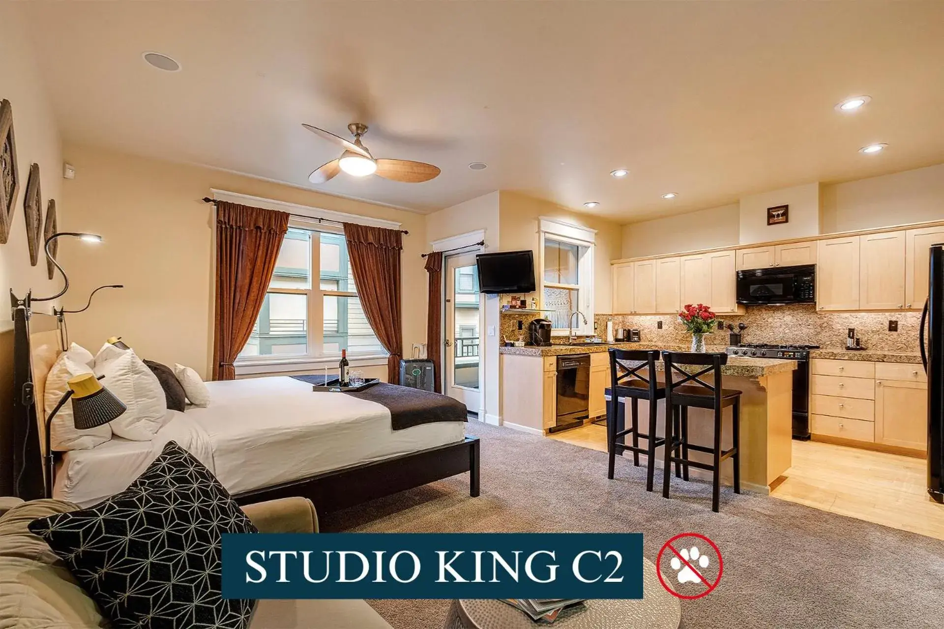 King Studio in The Orenco Station Hotel King Studio in The Orenco Station Hotel