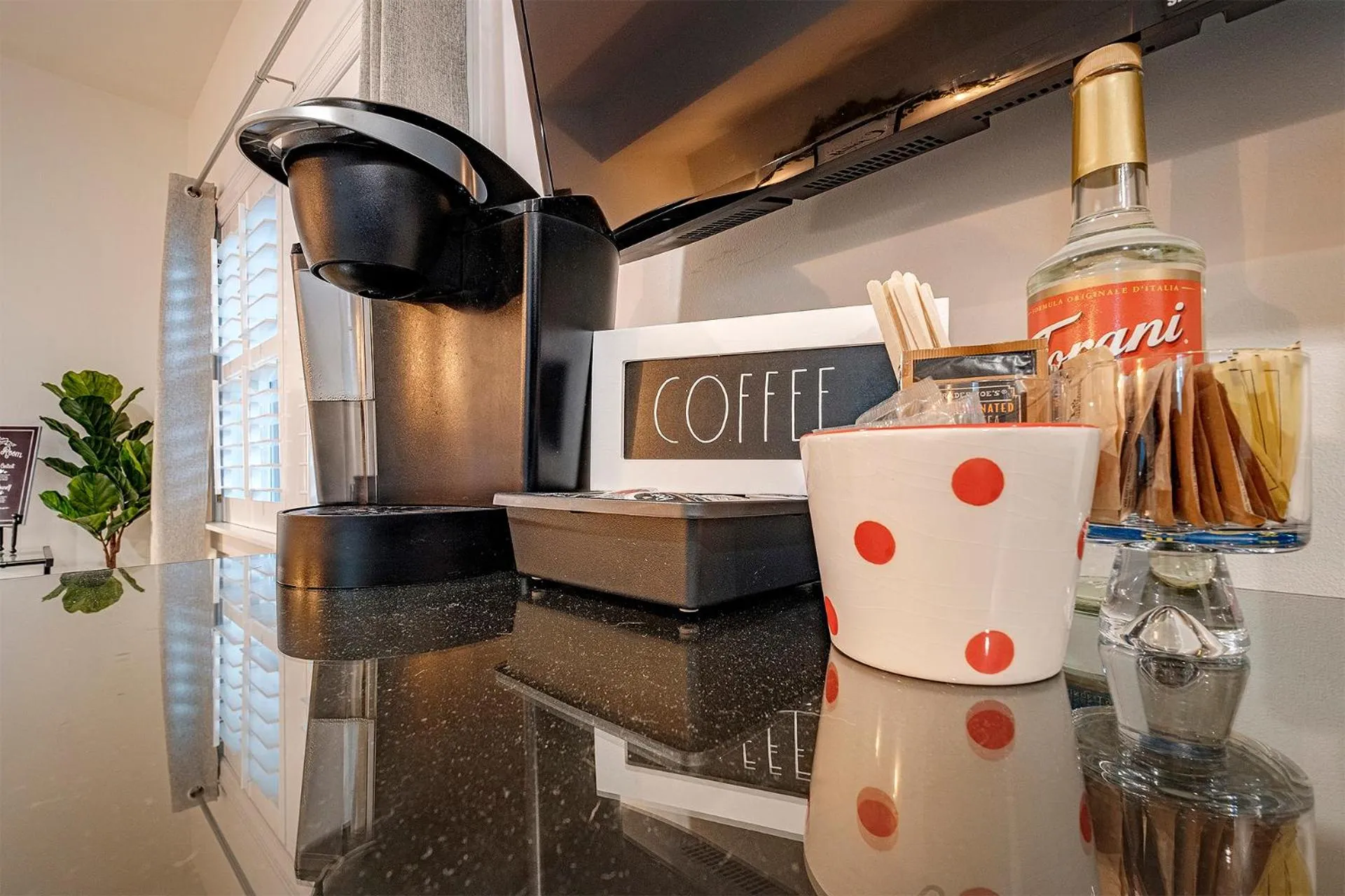 Coffee/tea facilities, Bed in The Orenco Station Hotel