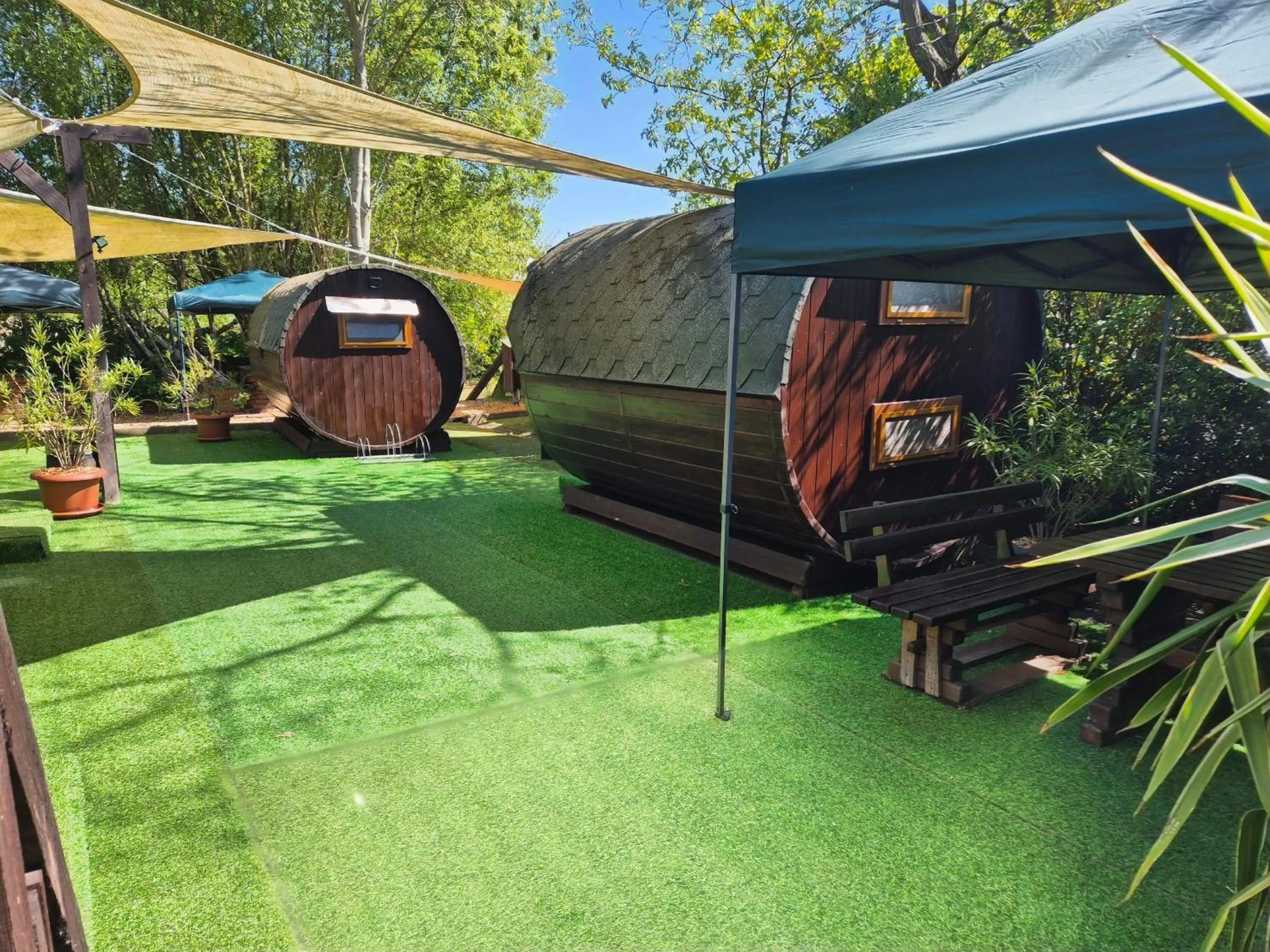 Mini Hotel Übernachten Im Gurkenfass