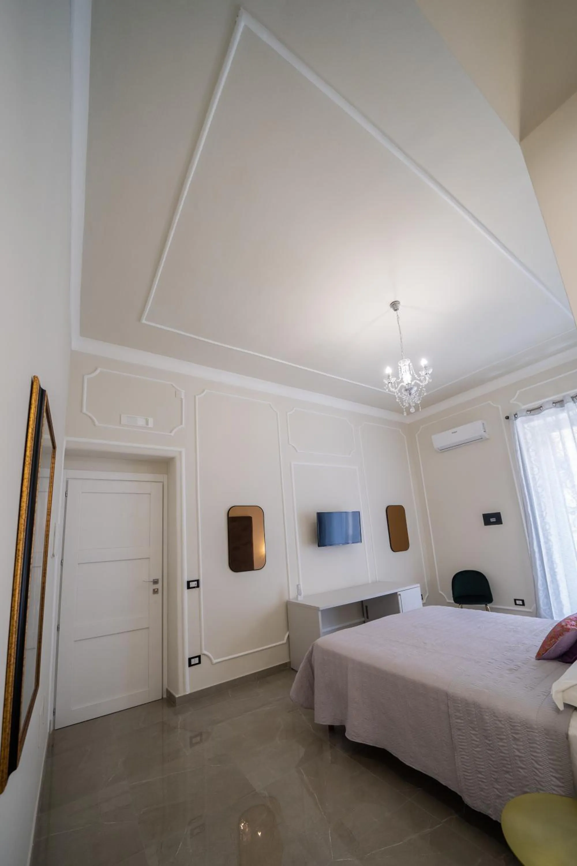 Bedroom, Bed in Amaris