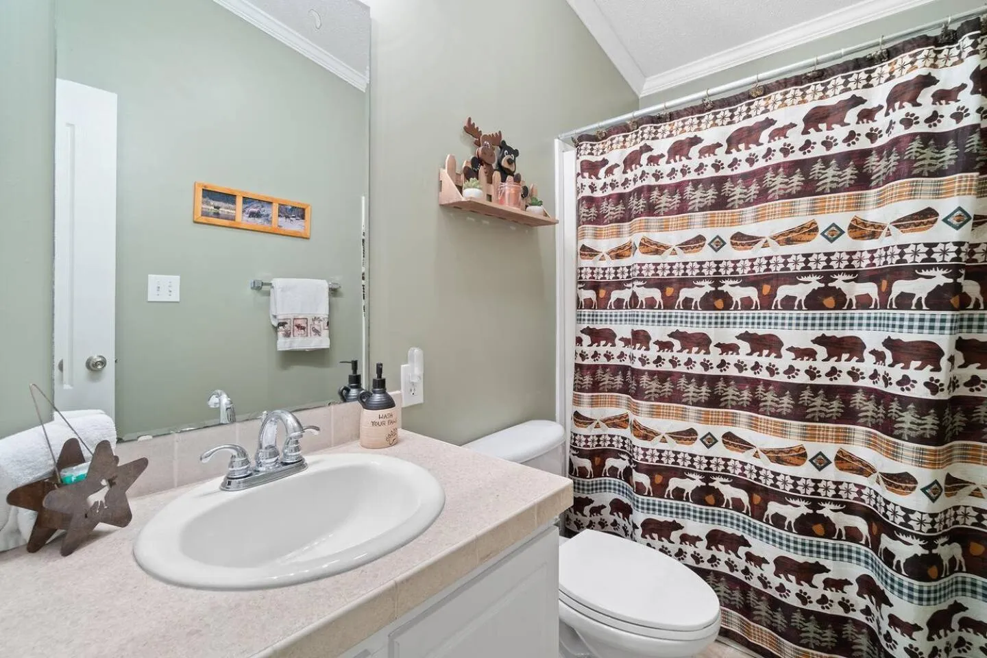 Blue Ridge Bungalow with Hot Tub