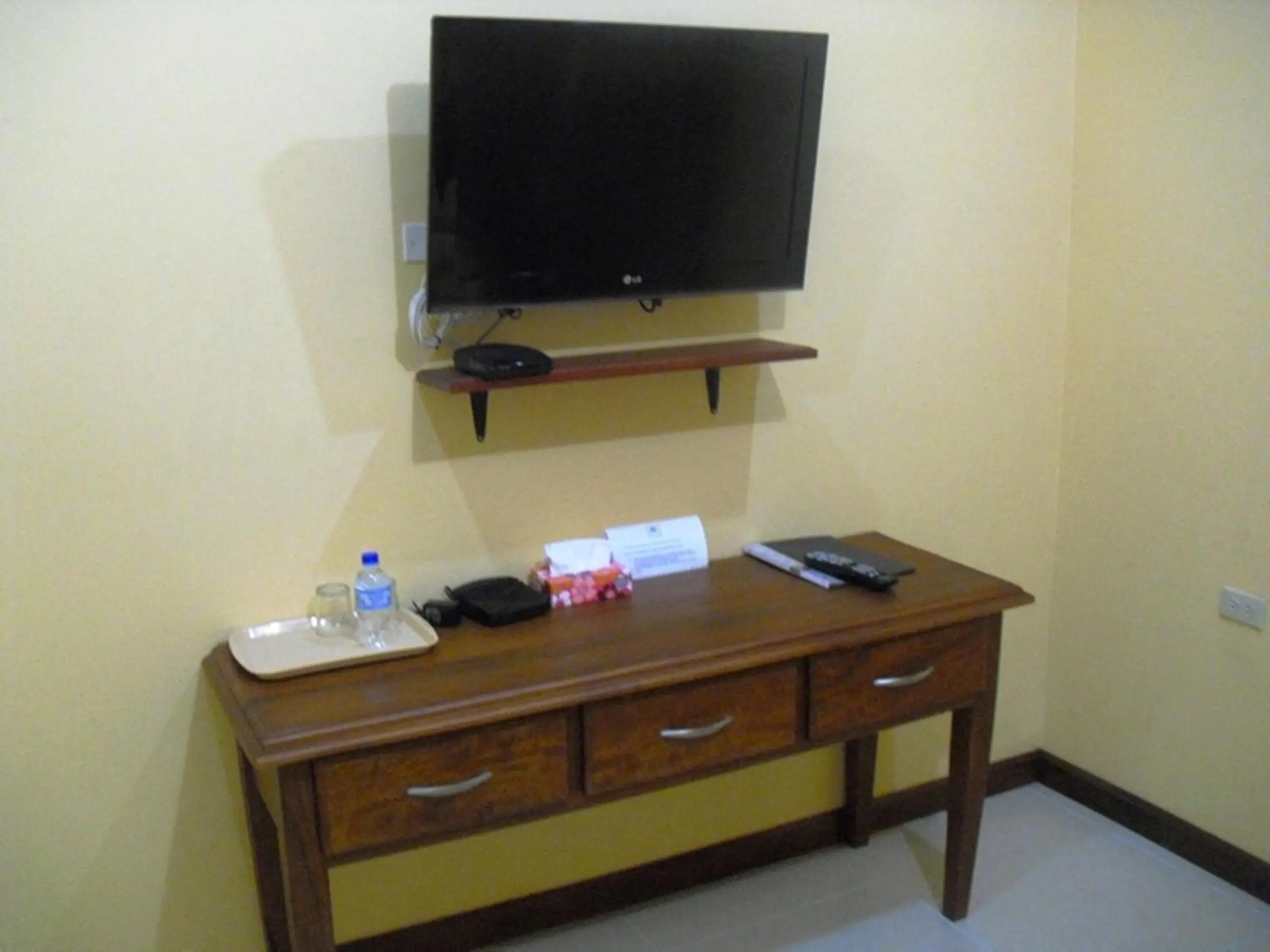 Single Room - single occupancy in Piarco Village Suites Single Room - single occupancy in Piarco Village Suites