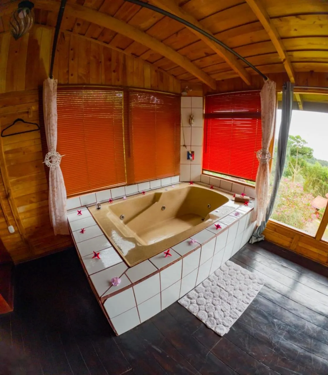 Bathroom in Paraíso Quetzal Lodge