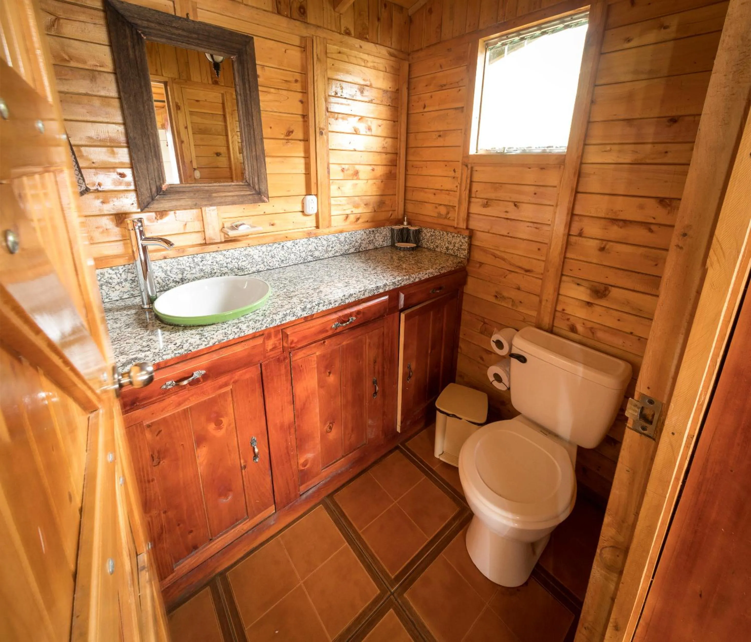 Bathroom in Paraíso Quetzal Lodge