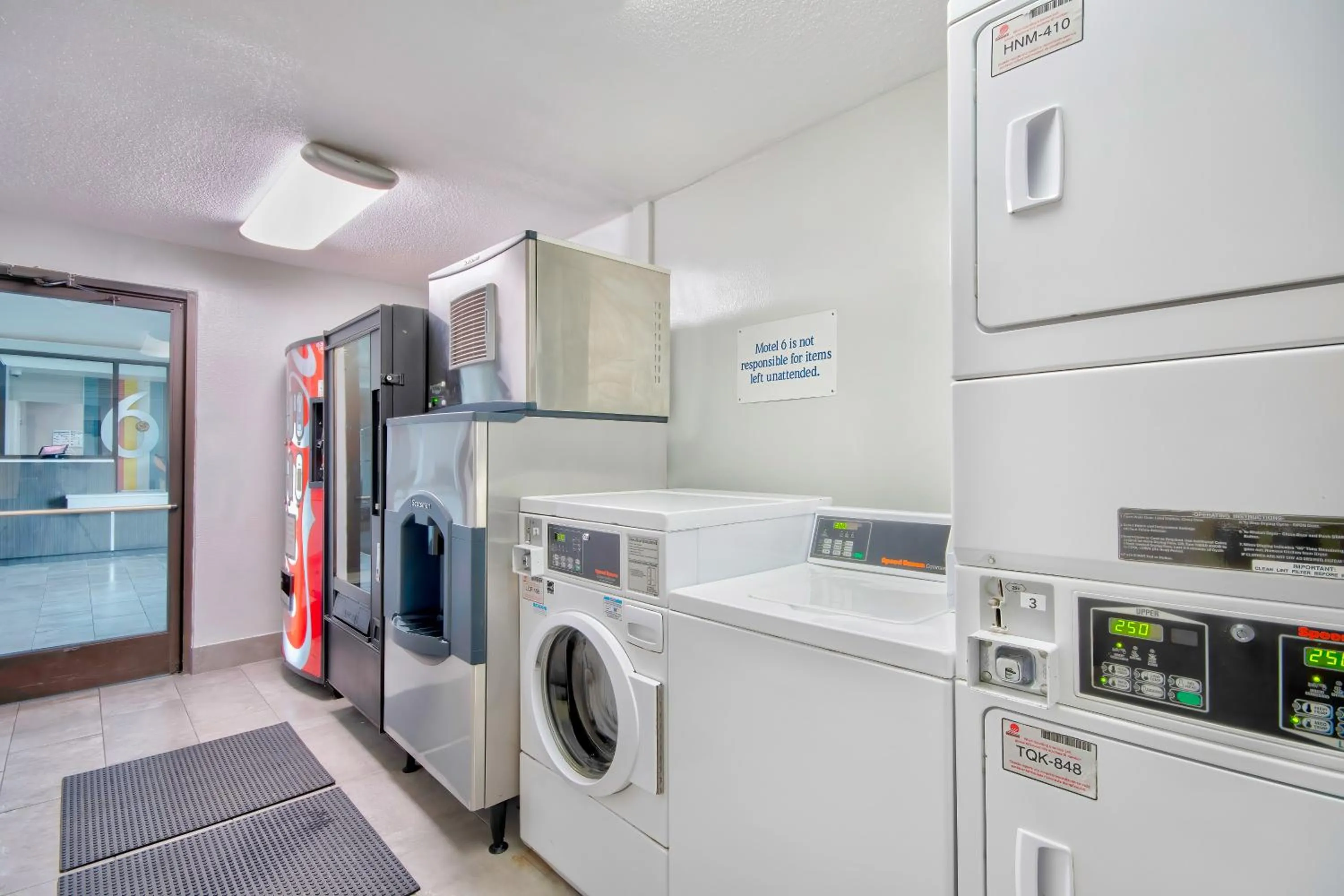 laundry in Studio 6 Georgetown KY Lexington North