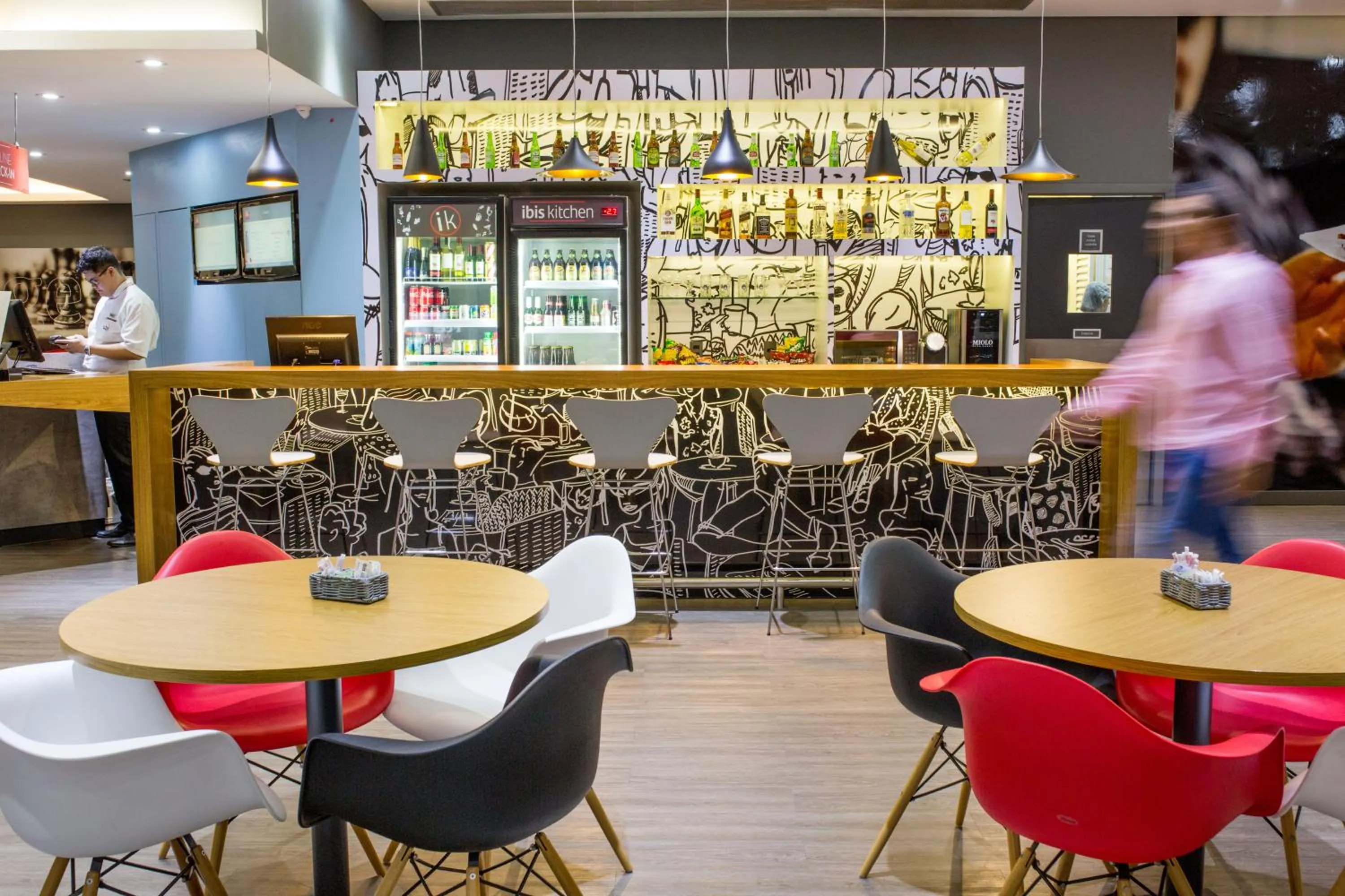 People in ibis Araçatuba