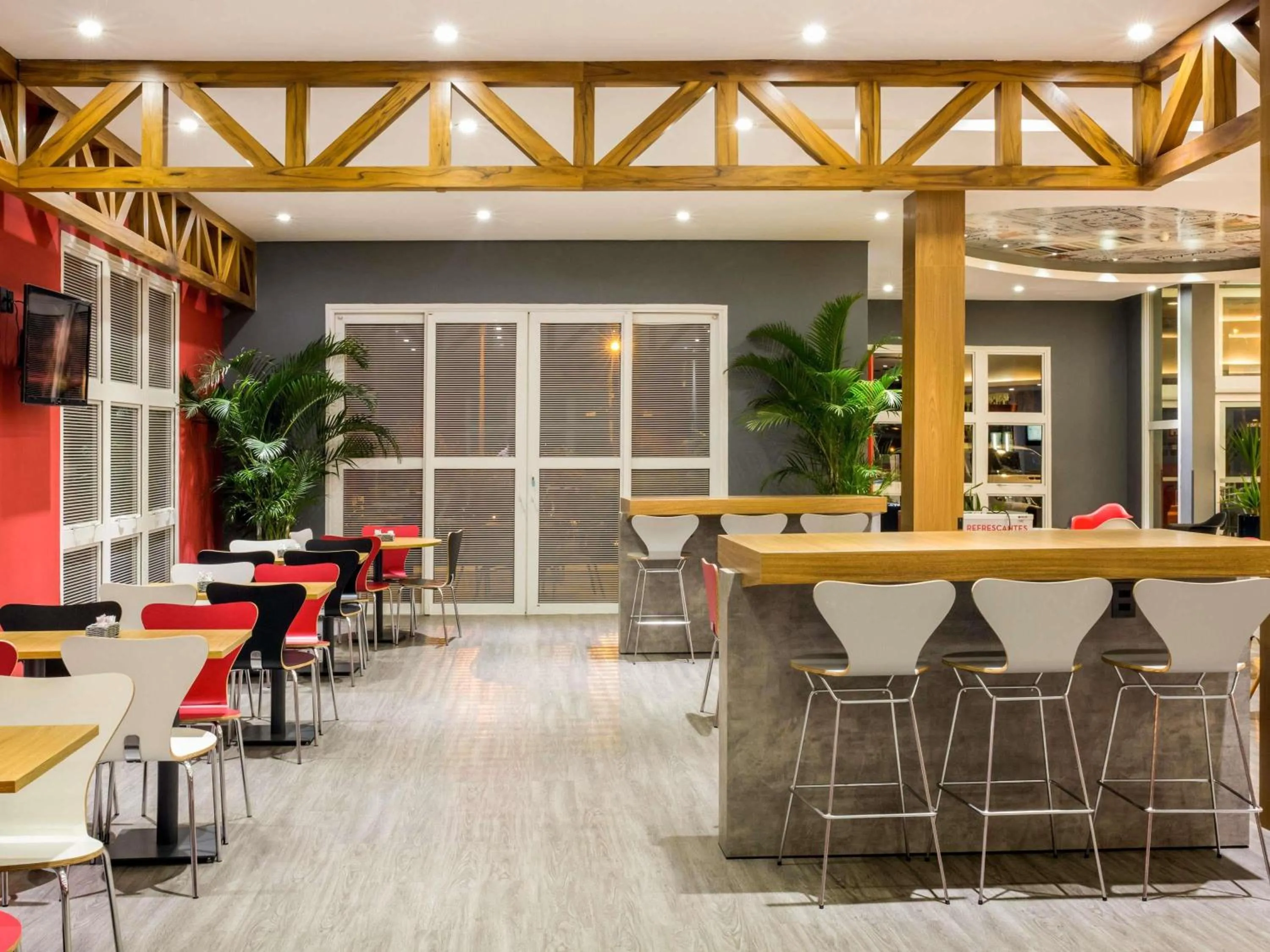 Lounge or bar in ibis Araçatuba