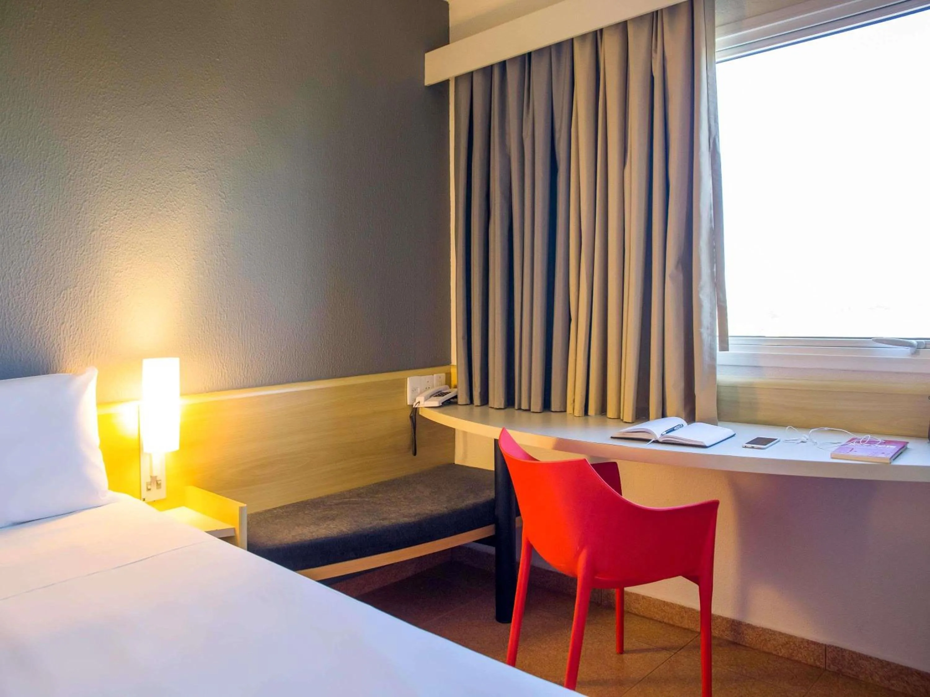 Bedroom, Bed in ibis Araçatuba