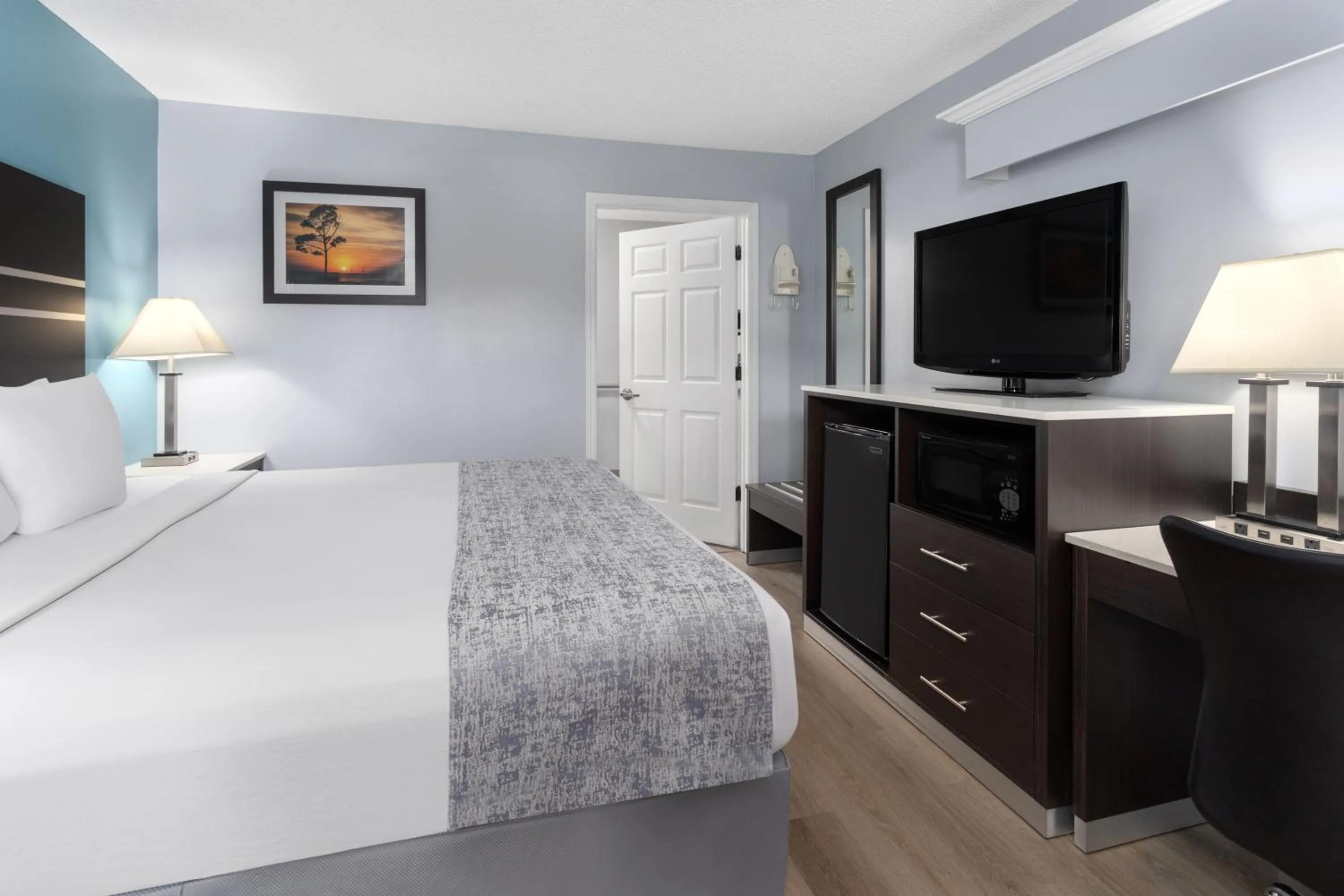 Bed in Baymont by Wyndham Brunswick GA