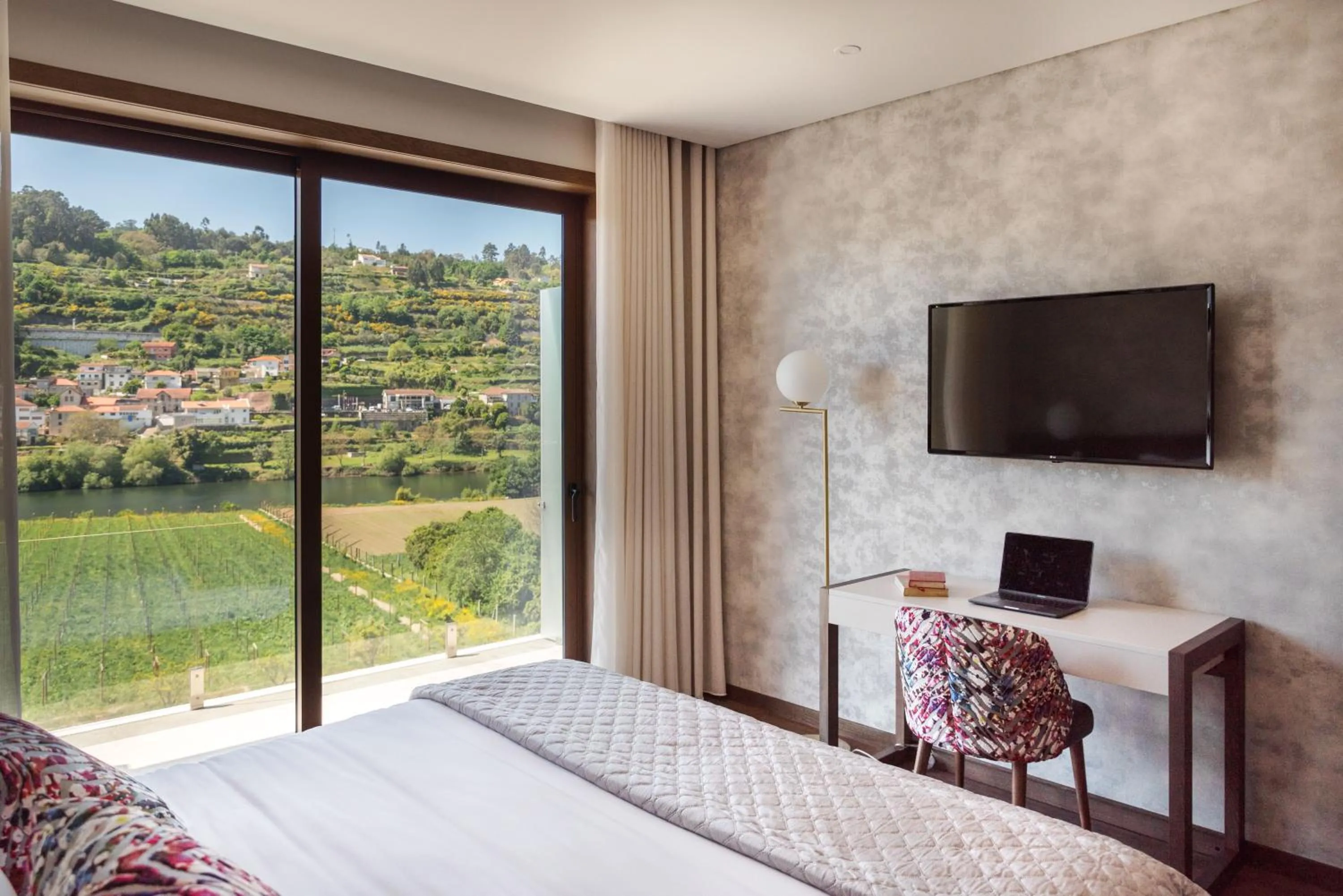 TV and multimedia, Bed in Quinta de Santo António - Country House & Villas