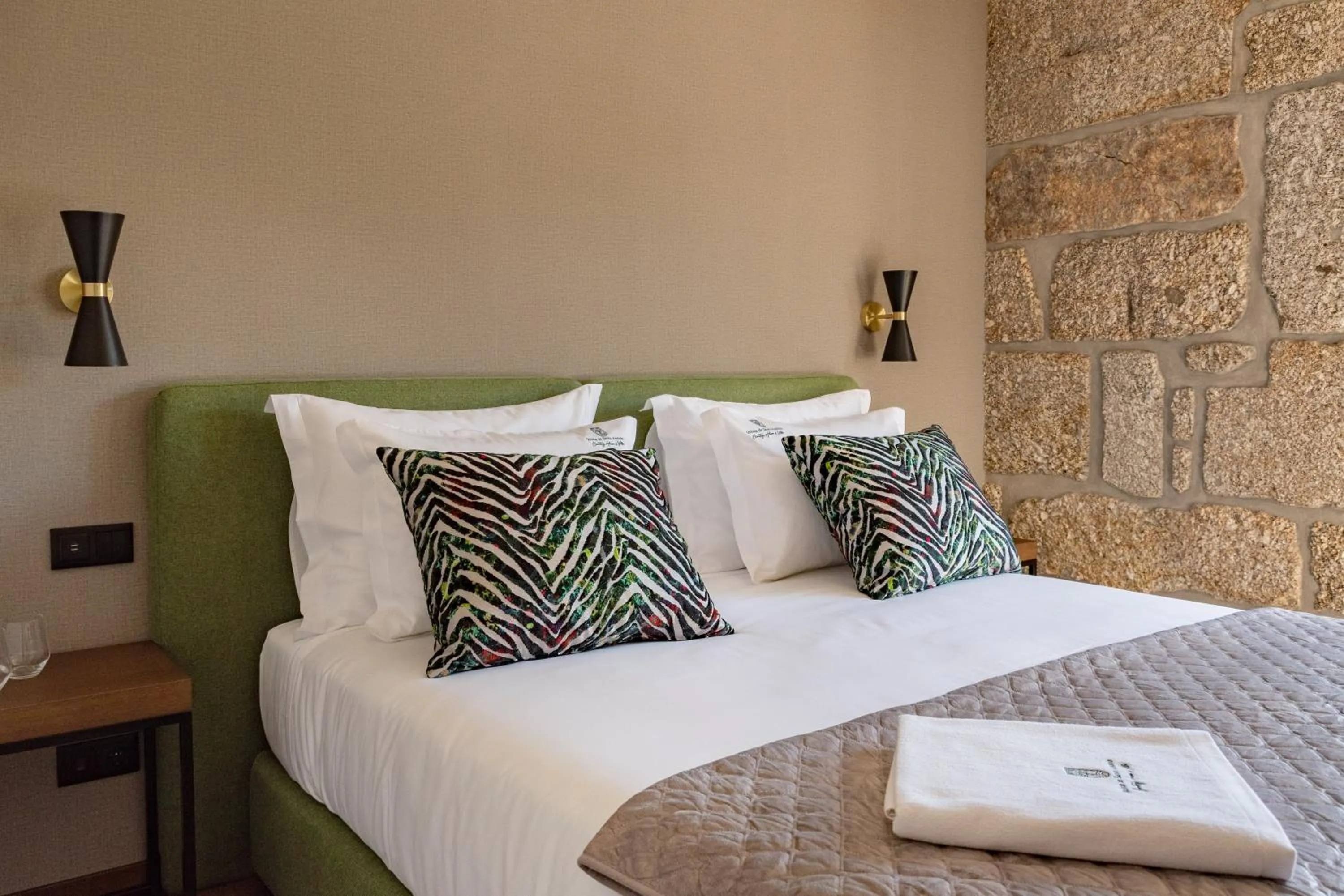 Bed in Quinta de Santo António - Country House & Villas