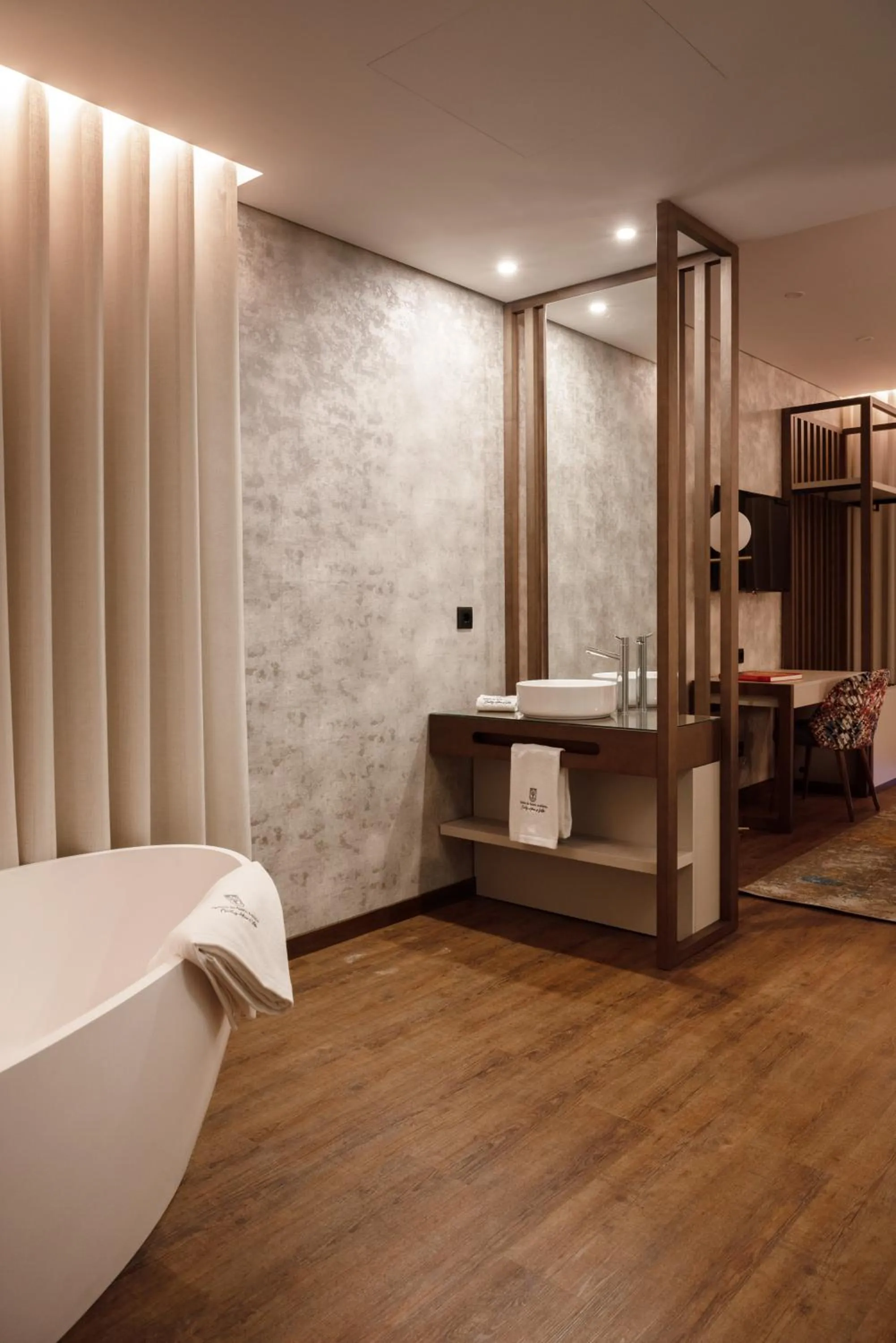 Bedroom, Bed in Quinta de Santo António - Country House & Villas