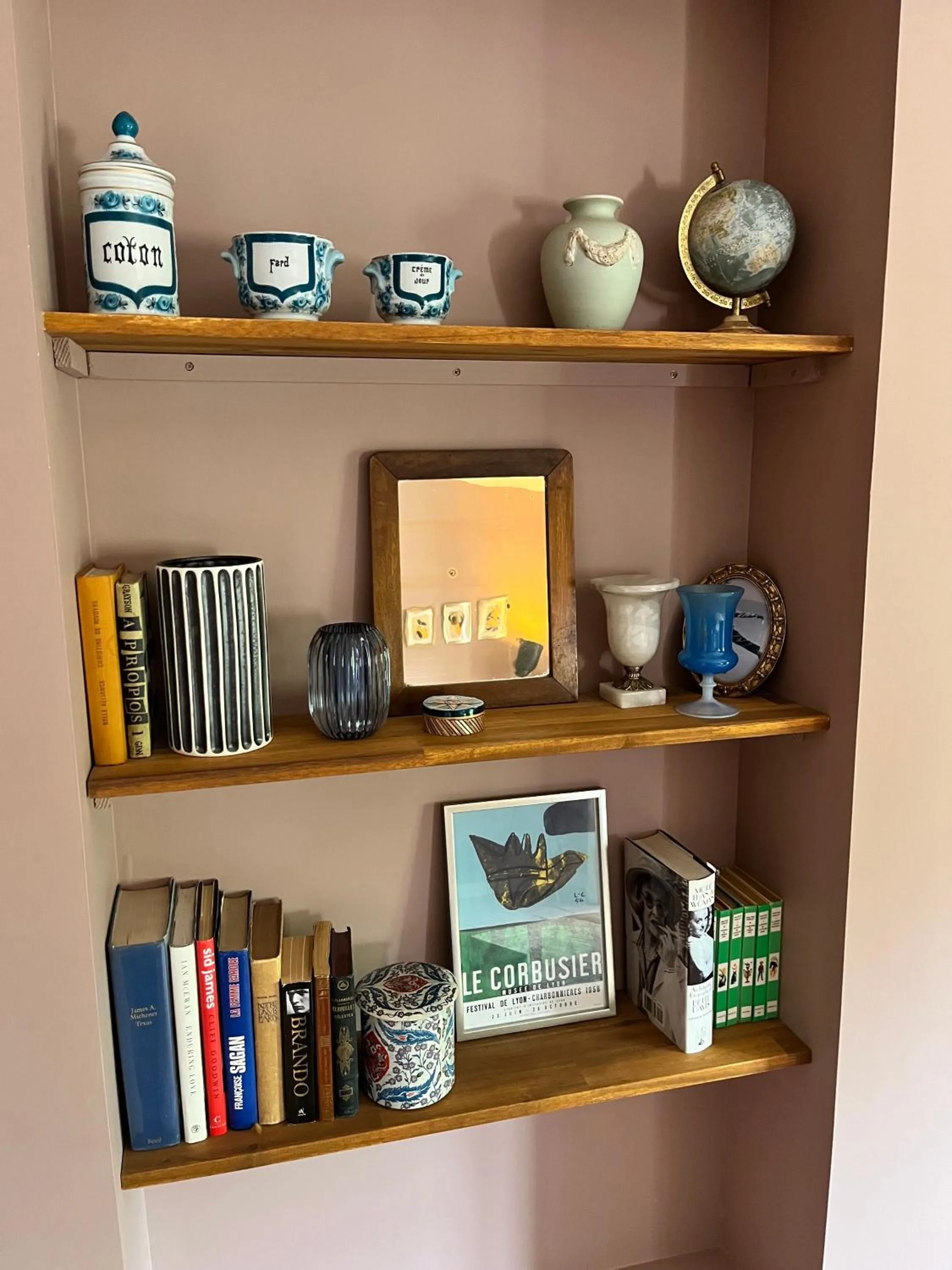 Decorative detail in Le Domaine de Villespy