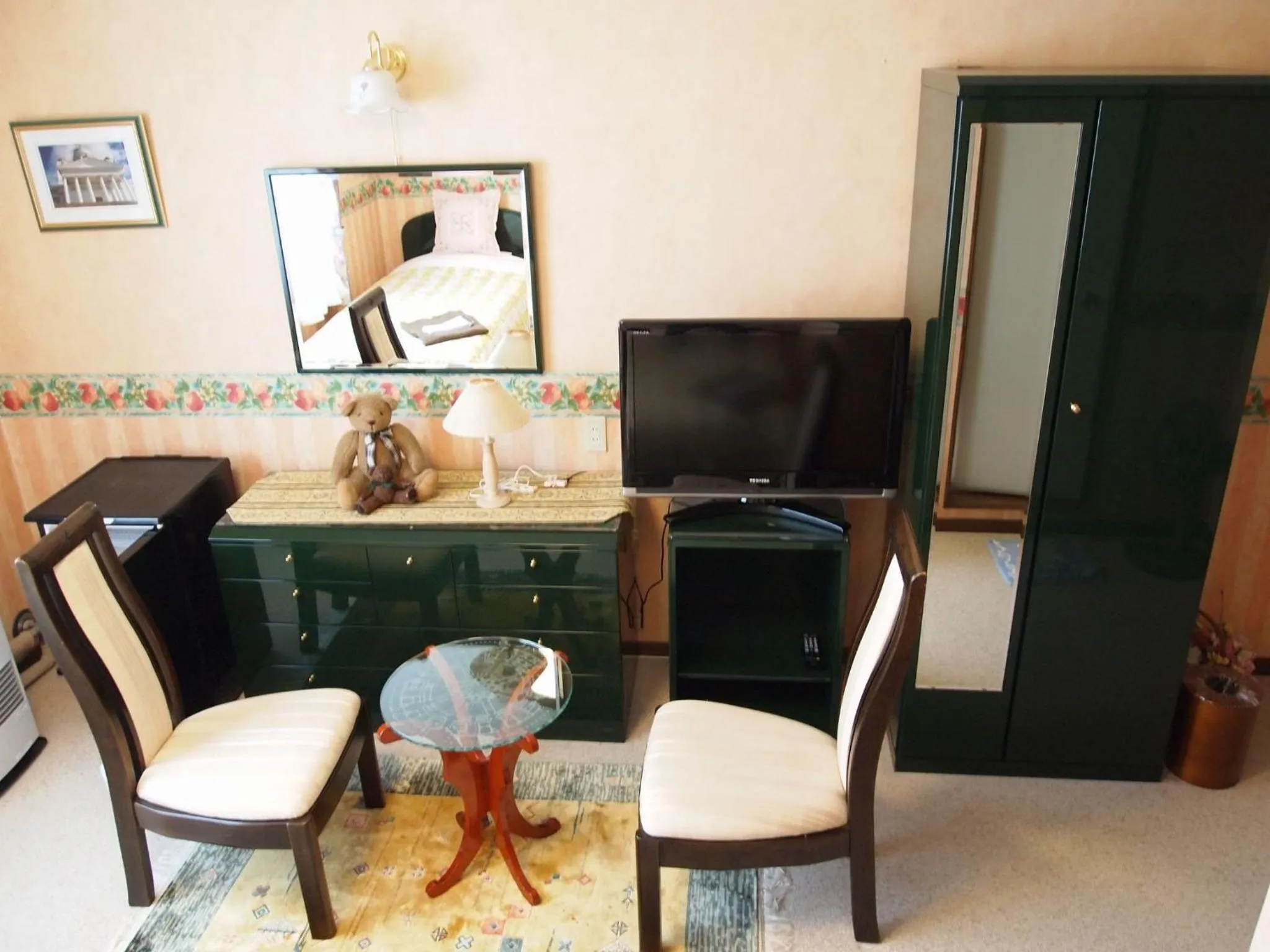 Decorative detail in Petit Hotel Corinthian