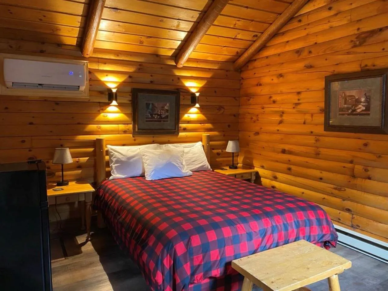 Bed in Auberge MicKy Inc