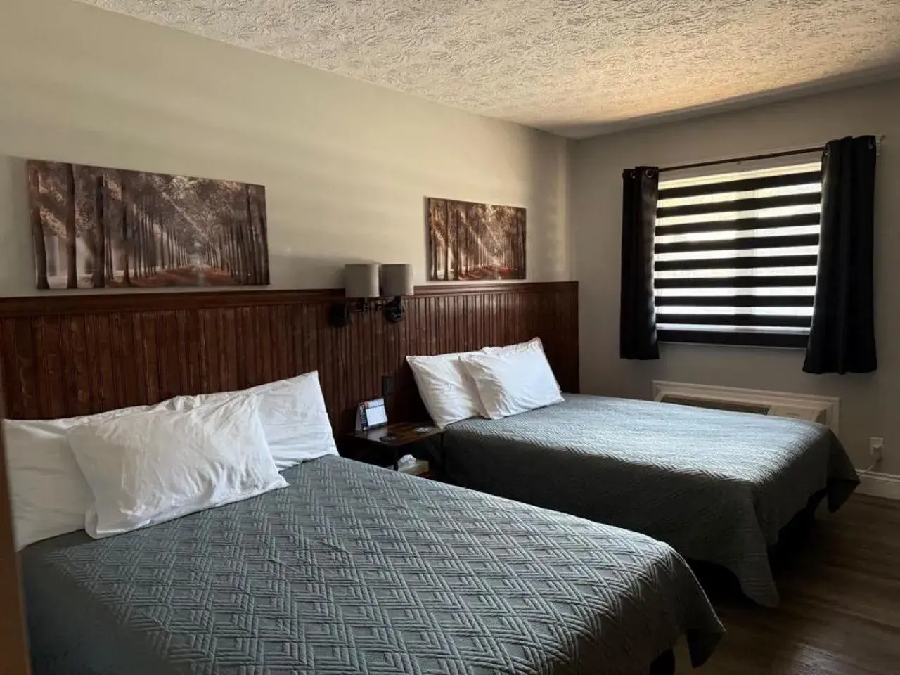 Double Room in Auberge MicKy Inc Double Room in Auberge MicKy Inc