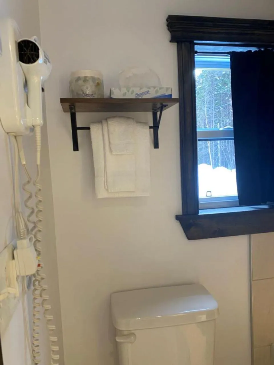 Toilet in Auberge MicKy Inc