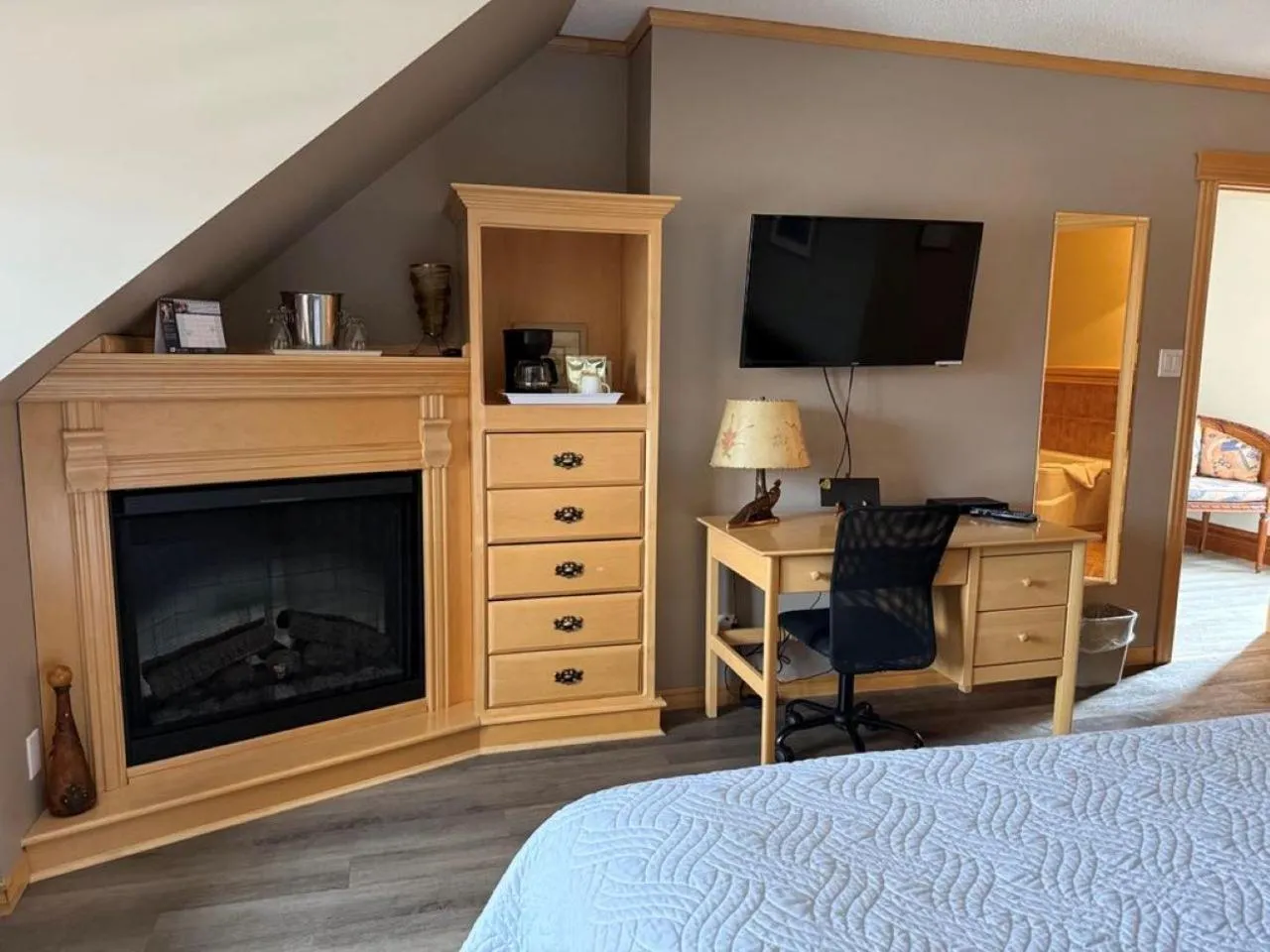 Bed in Auberge MicKy Inc