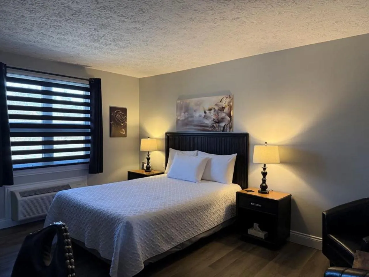 Bed in Auberge MicKy Inc