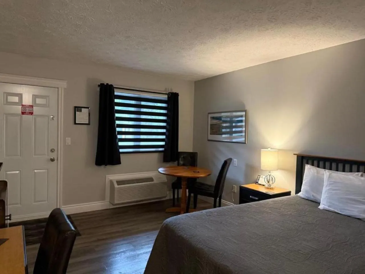 Bed in Auberge MicKy Inc