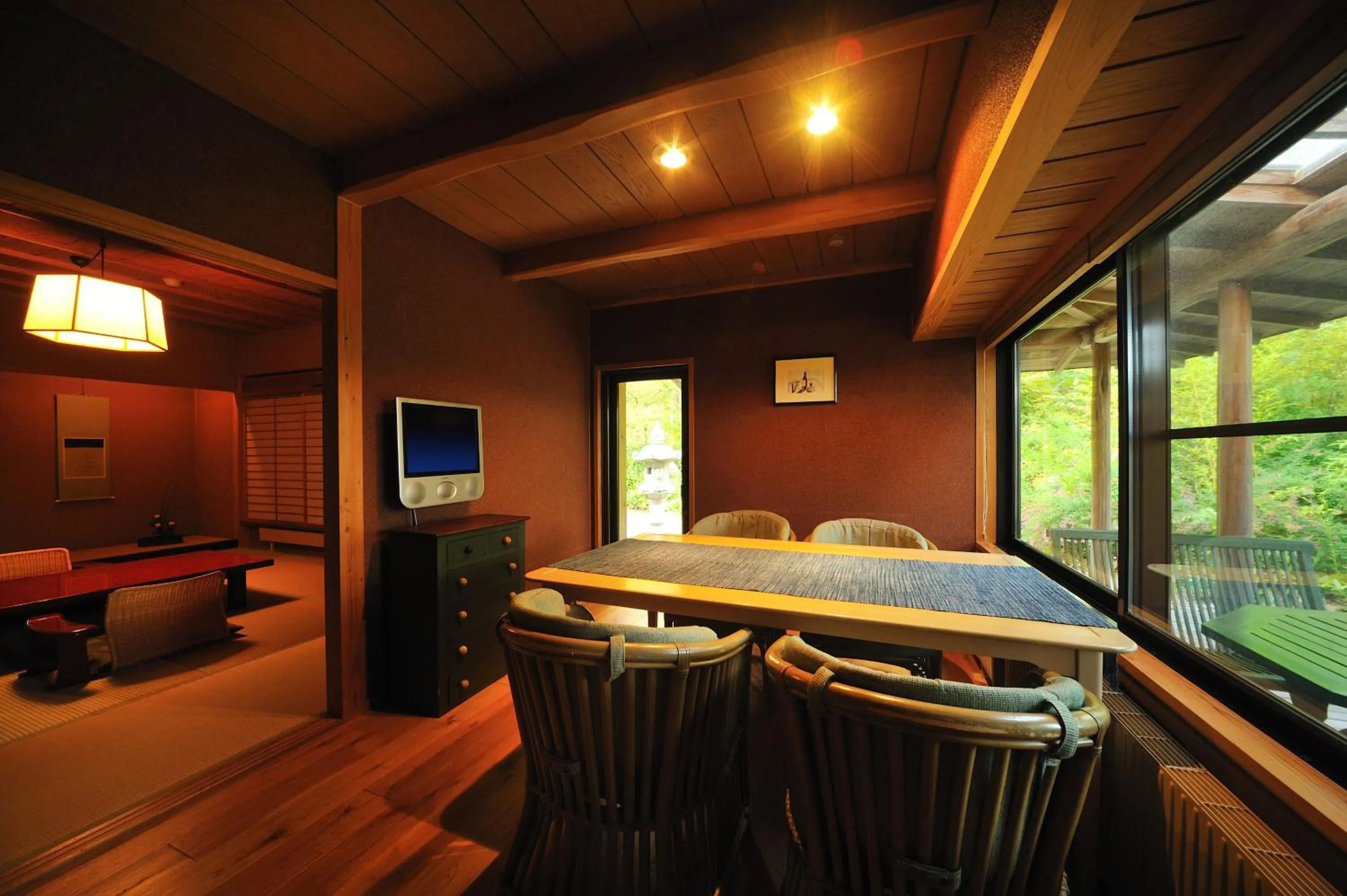 Dining area in Meigetsuso