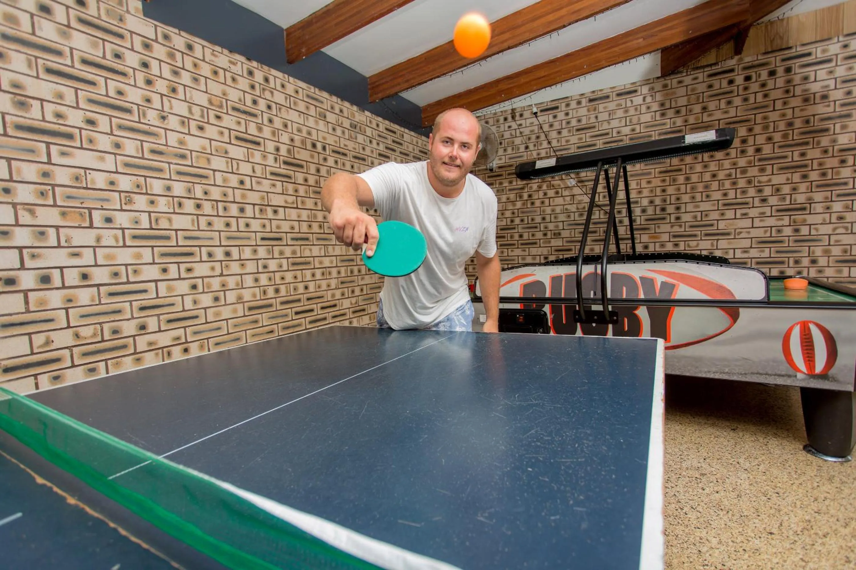 Table tennis in Ingenia Holidays Noosa North