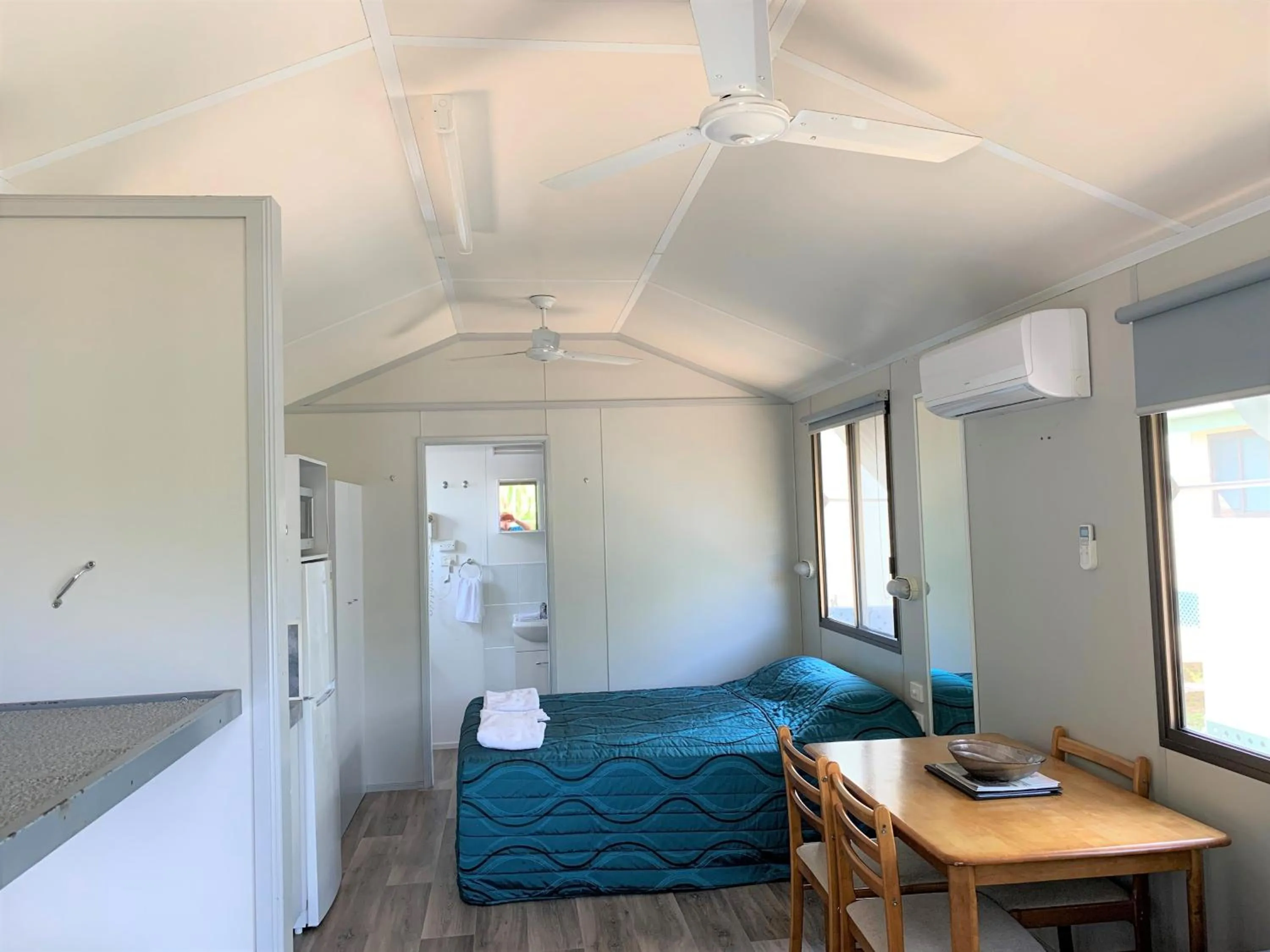 Photo of the whole room, Bed in Ingenia Holidays Noosa North