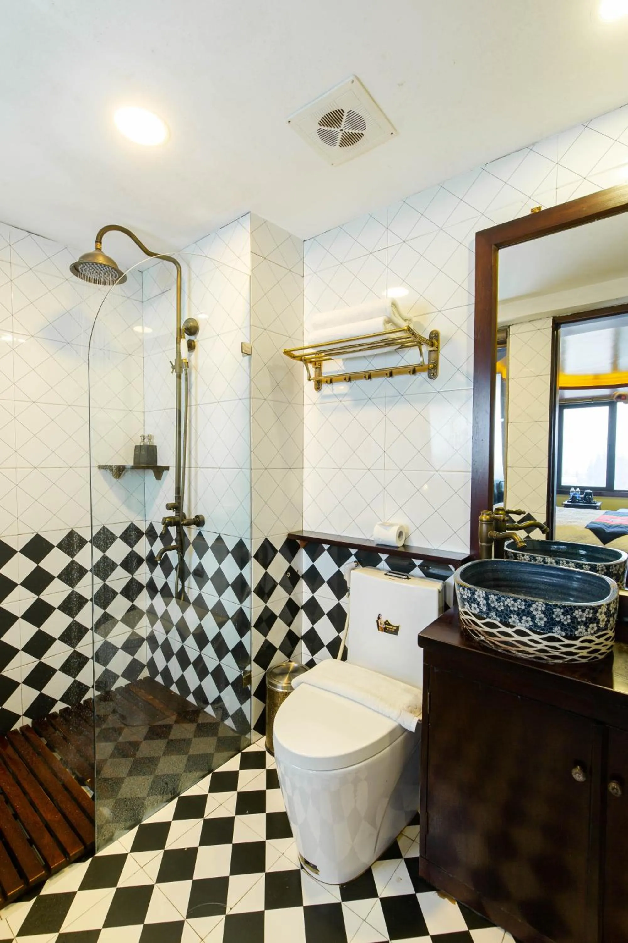 Shower in Sapa House Hotel Halal Certified