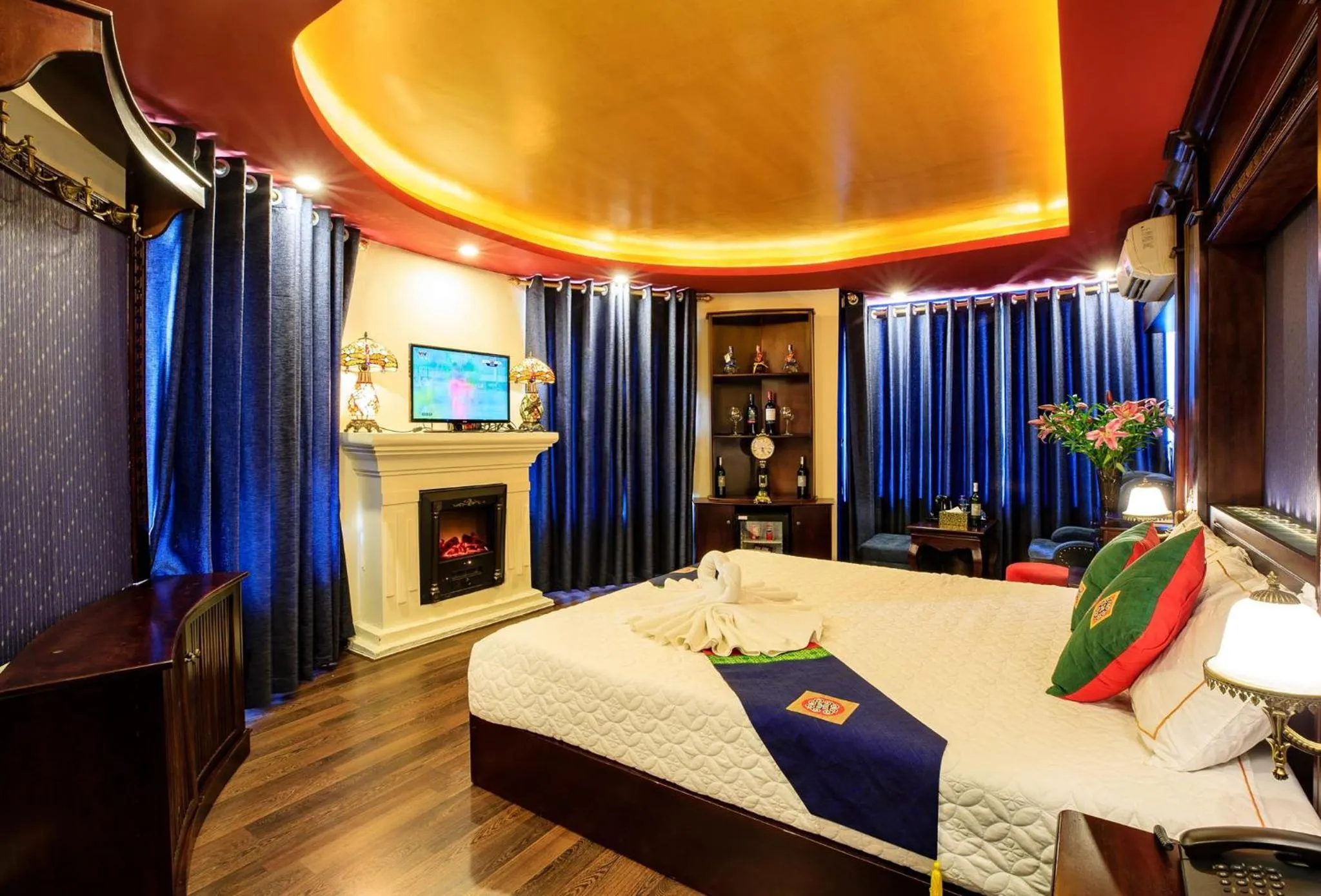 View (from property/room), Bed in Sapa House Hotel Halal Certified