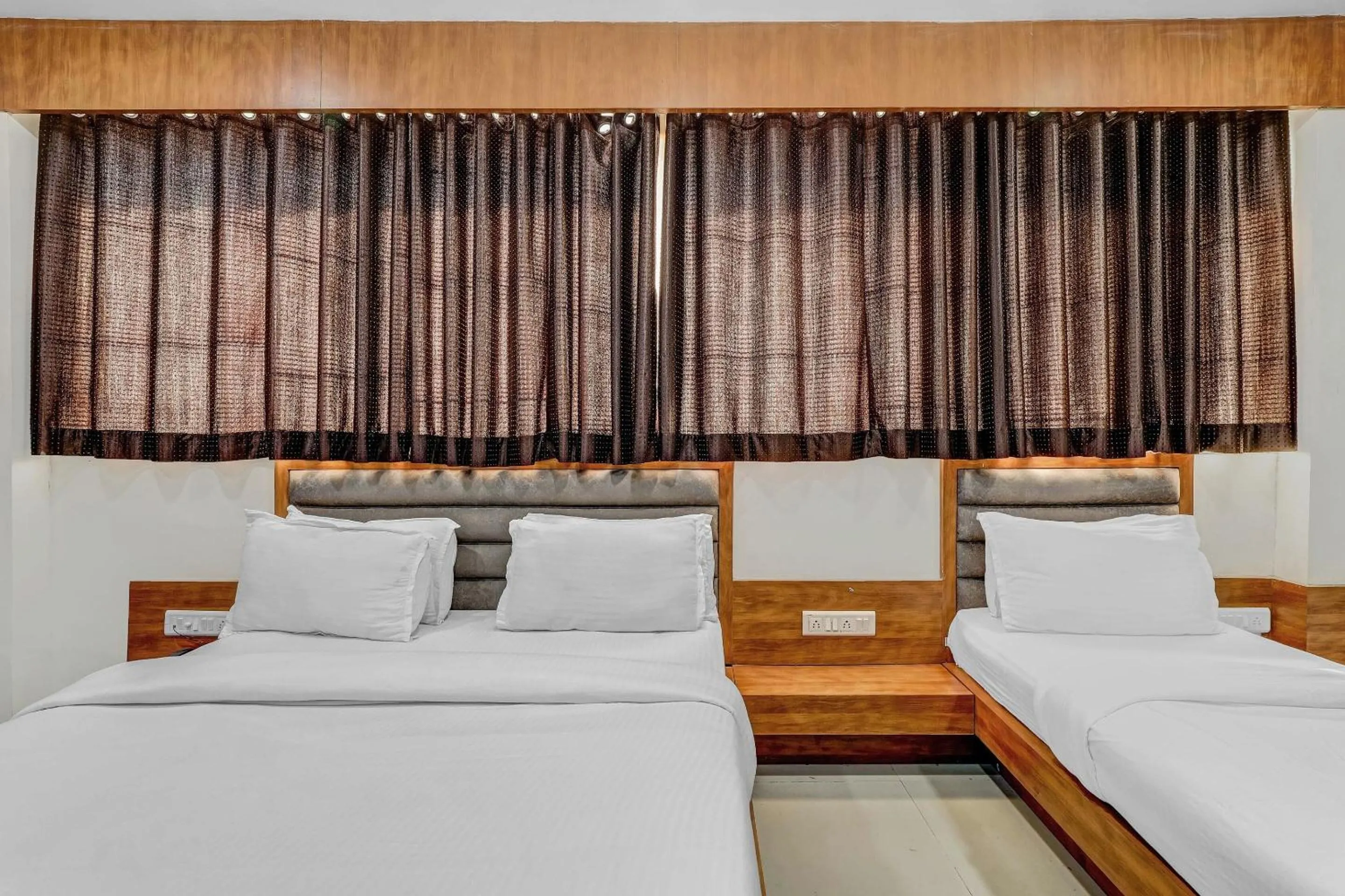 Bedroom, Bed in Hotel O Maple view