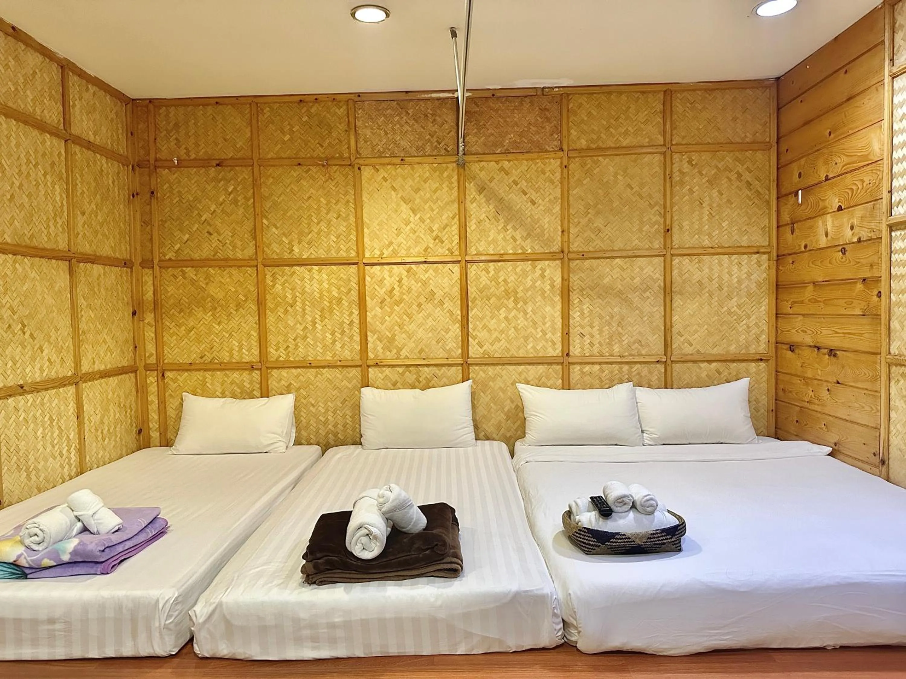 Bed in Montri Resort Donmuang Bangkok