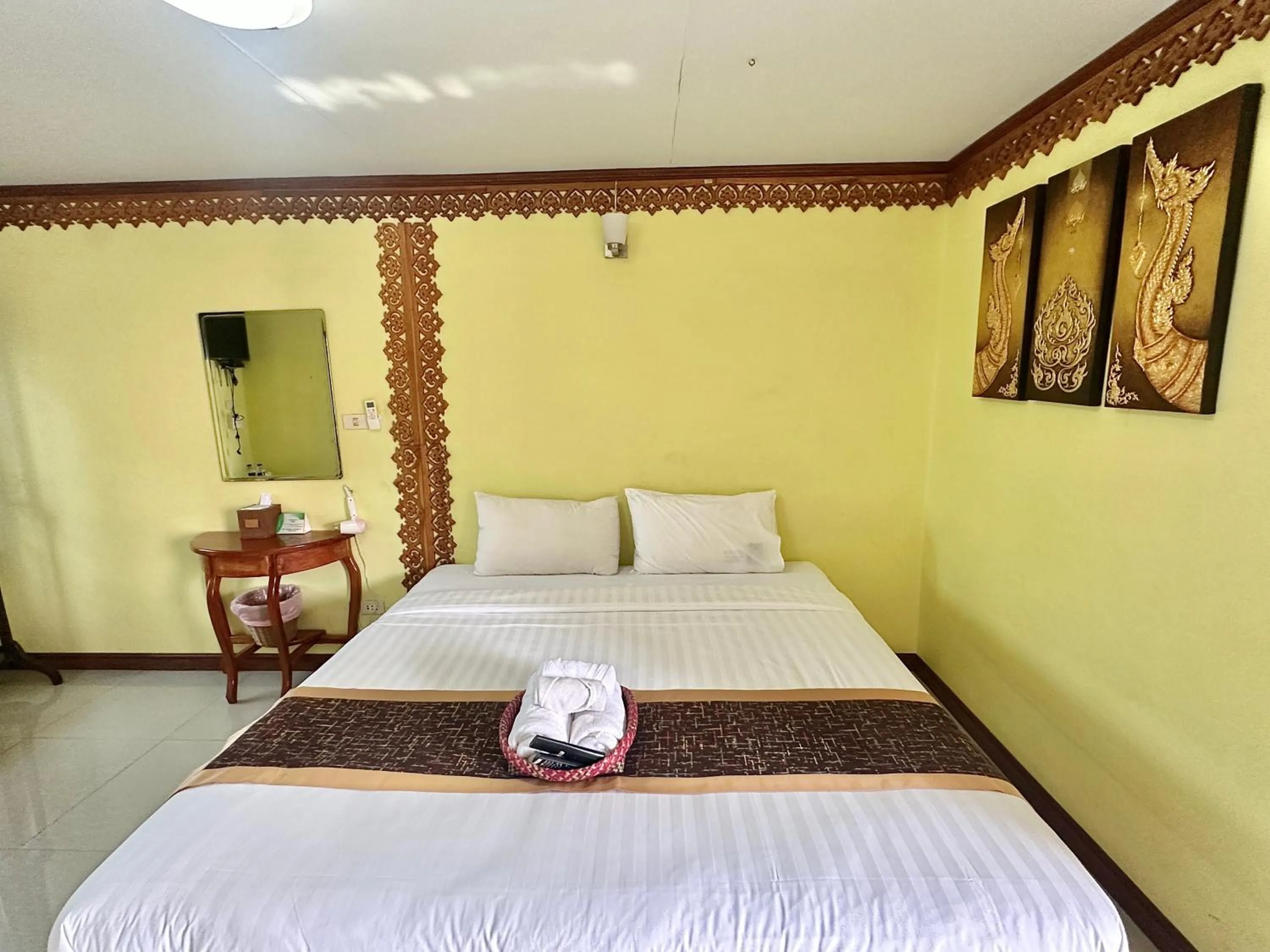 Bed in Montri Resort Donmuang Bangkok