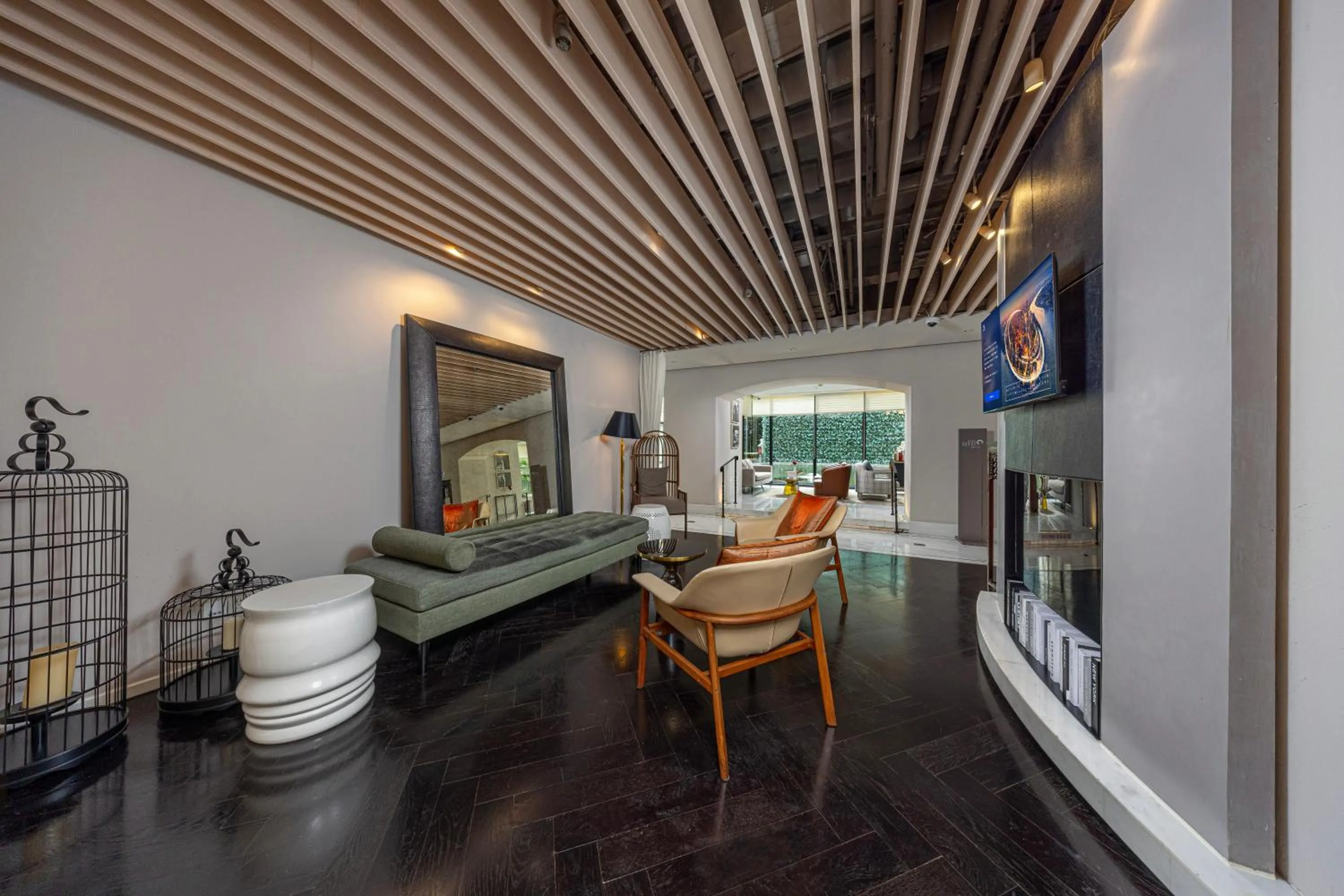 Seating area, Bed in Metropolo Dahua Hotel Shanghai