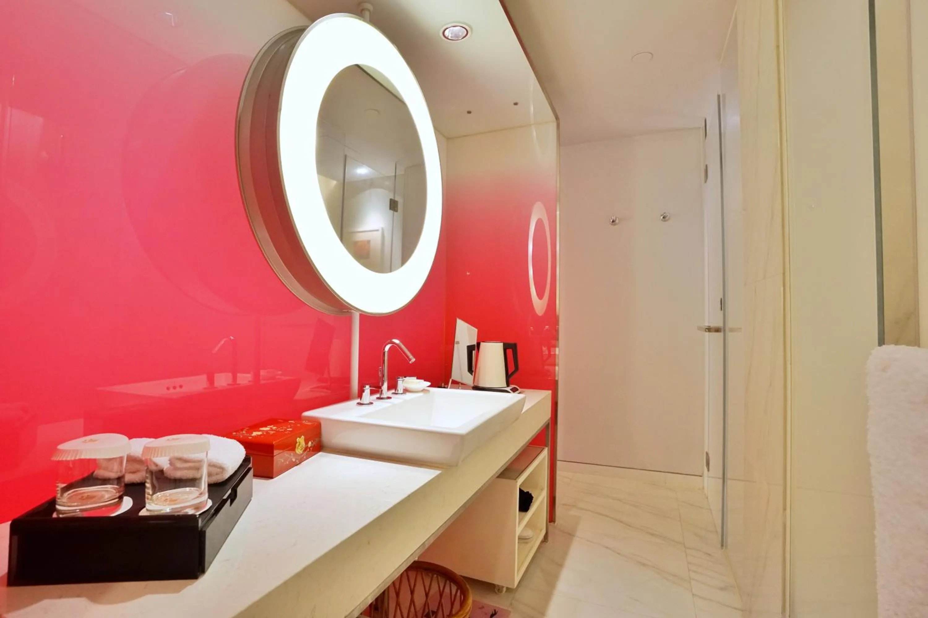 Toilet in Metropolo Dahua Hotel Shanghai