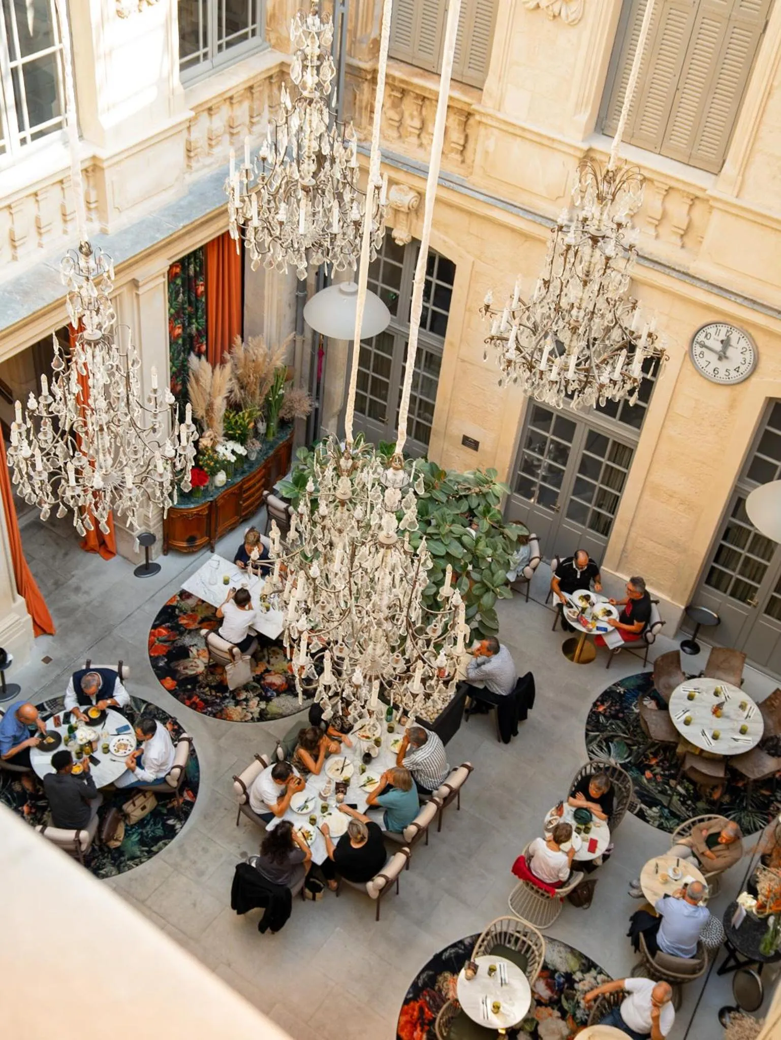 Restaurant/places to eat in Hôtel Richer De Belleval - Relais & Châteaux