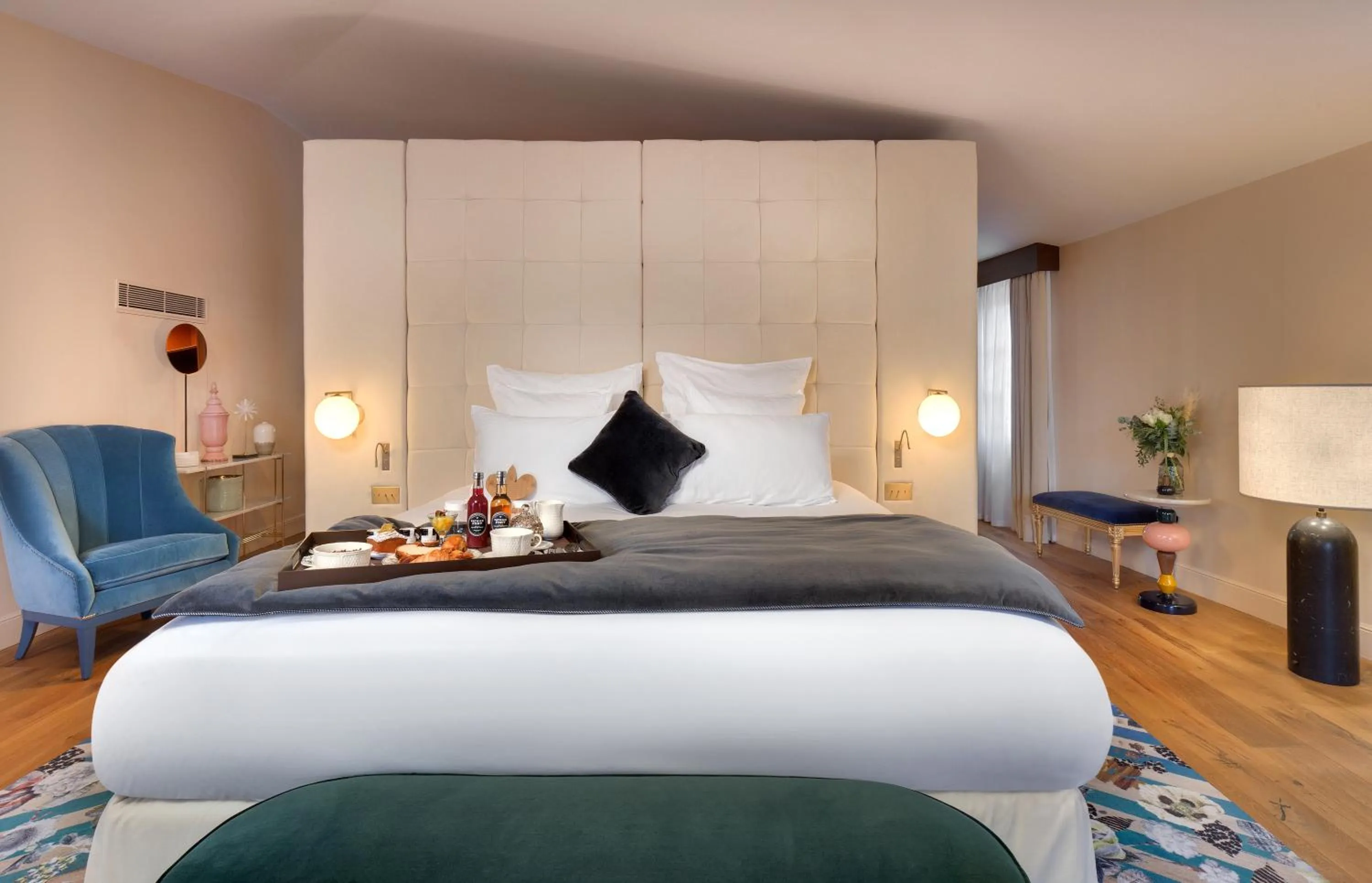 Breakfast, Bed in Hôtel Richer De Belleval - Relais & Châteaux