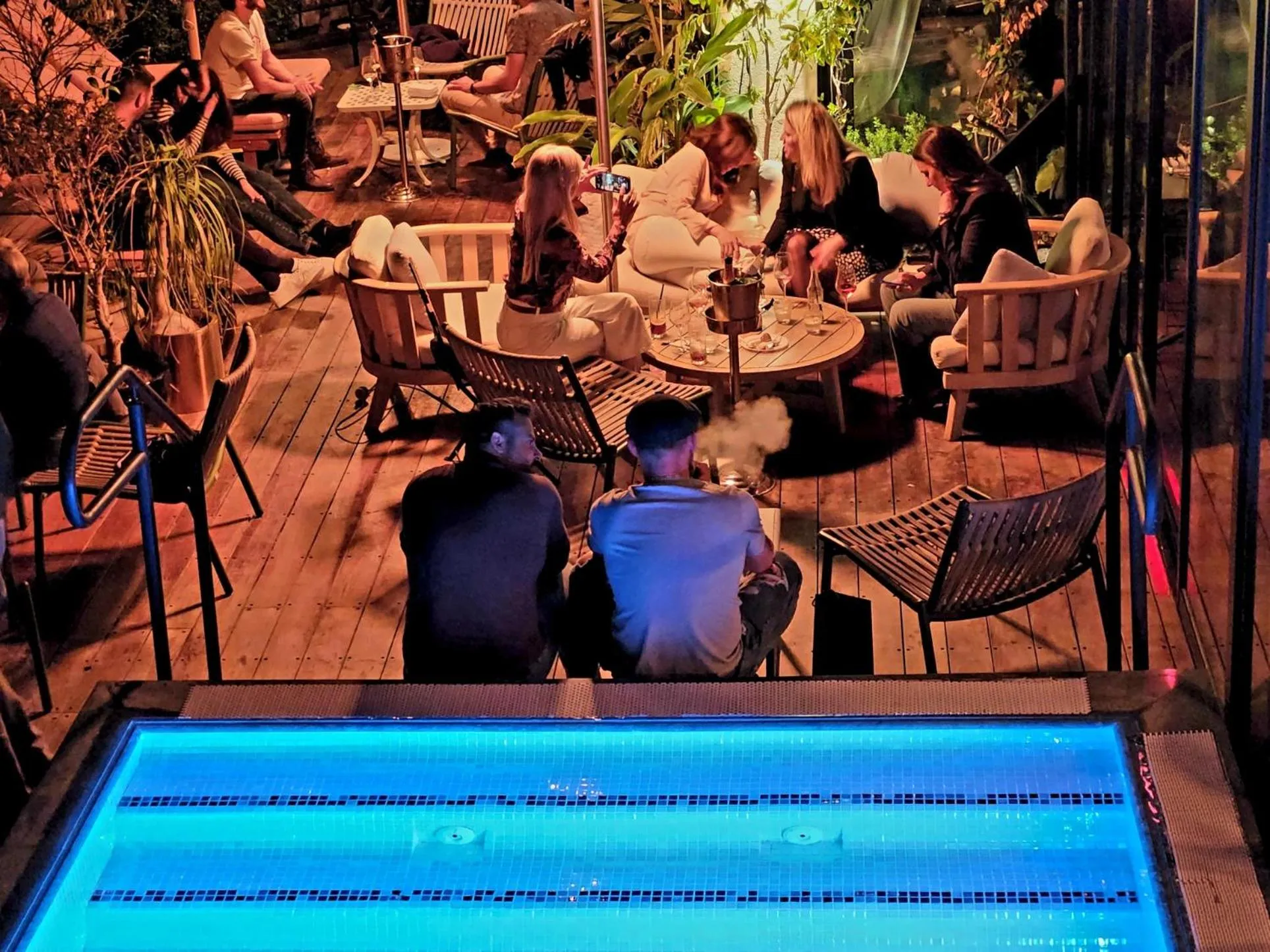 Restaurant/places to eat in Mayer House