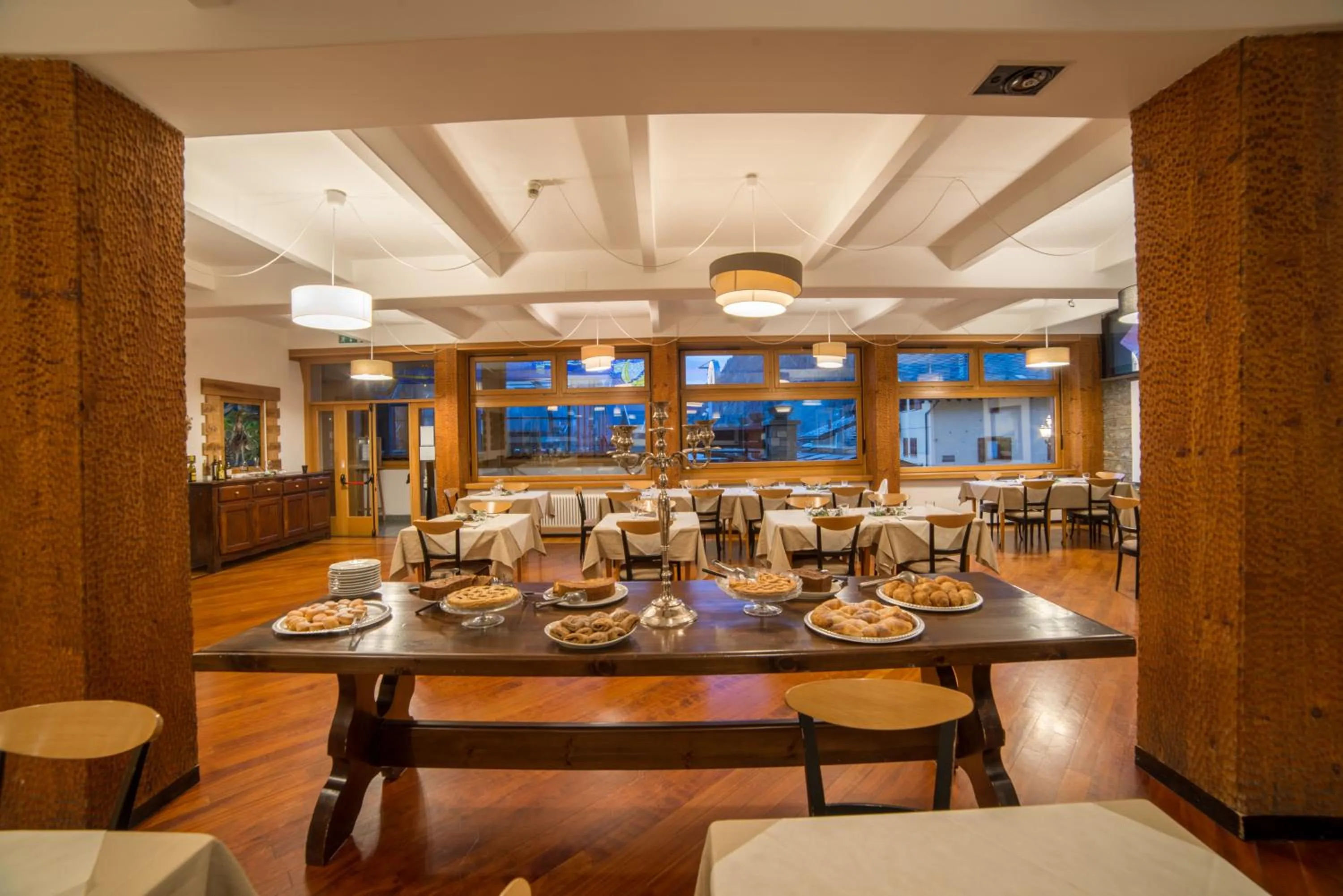 Restaurant/places to eat in HG Hotel Italia