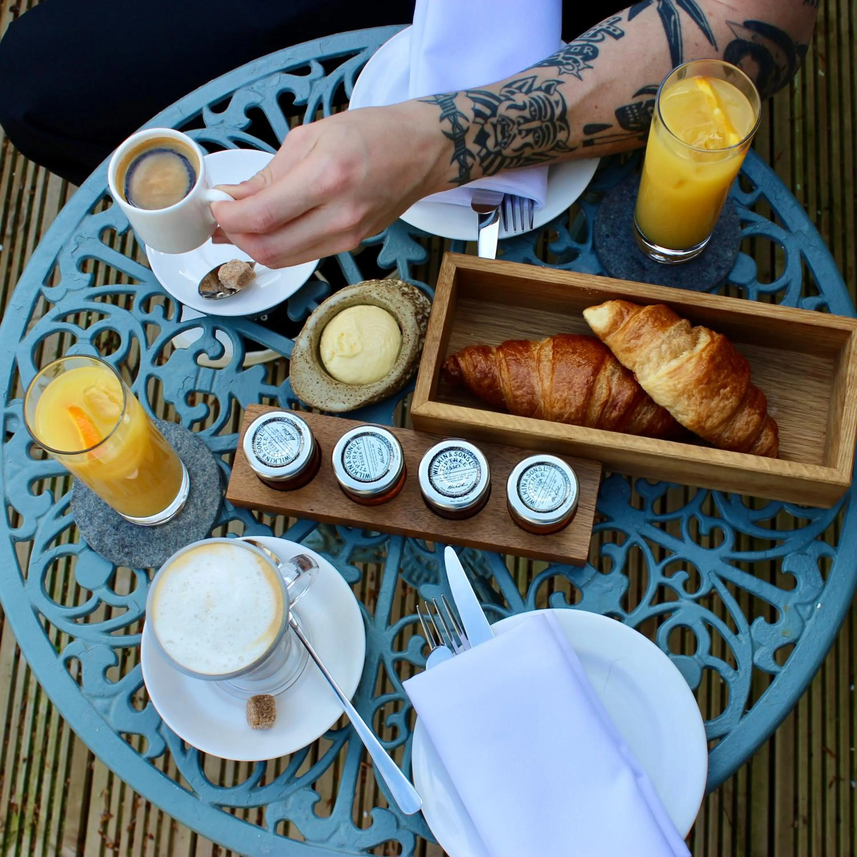 Breakfast in Rafters at Riverside House Hotel