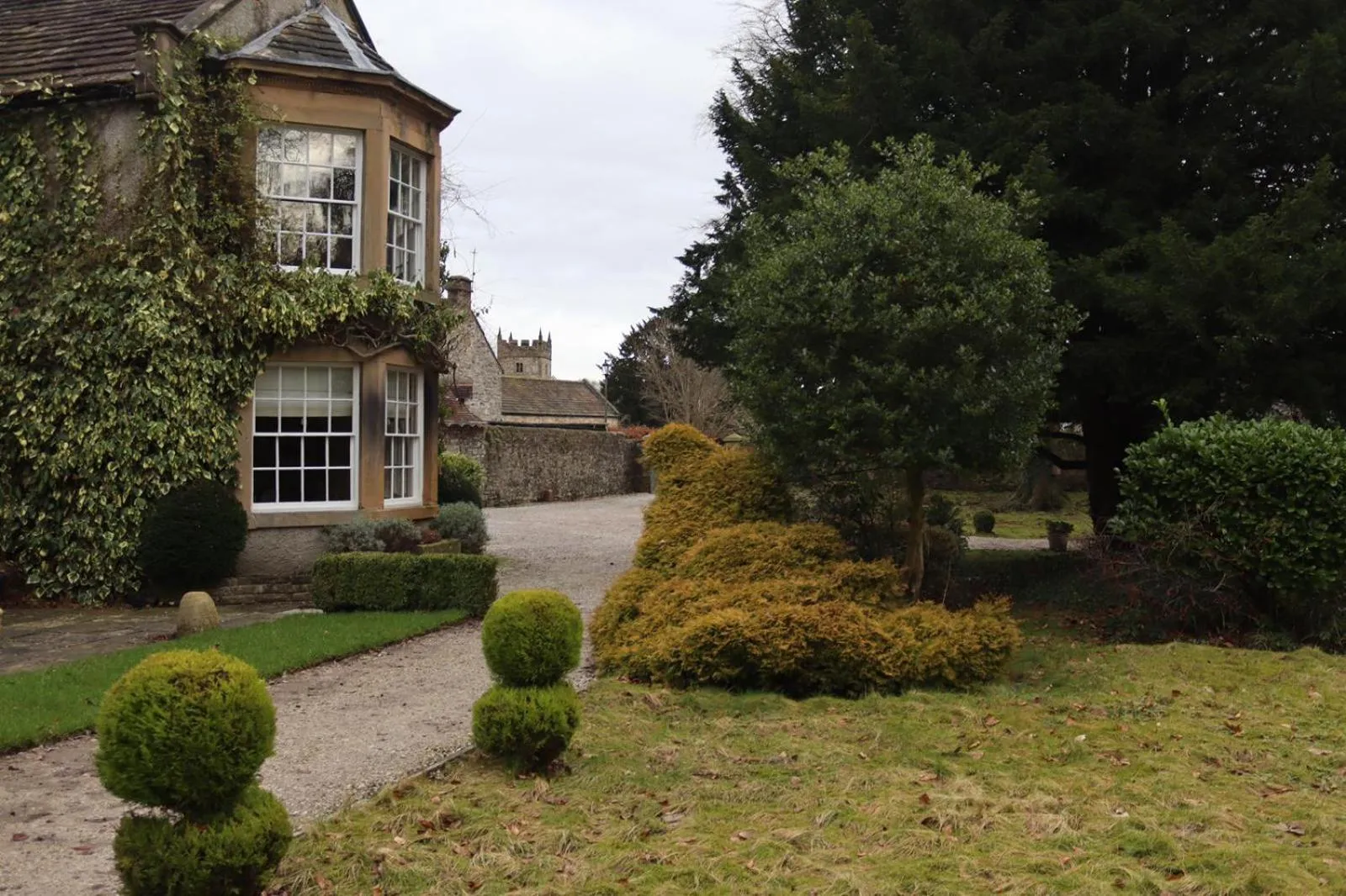 Property building in Rafters at Riverside House Hotel