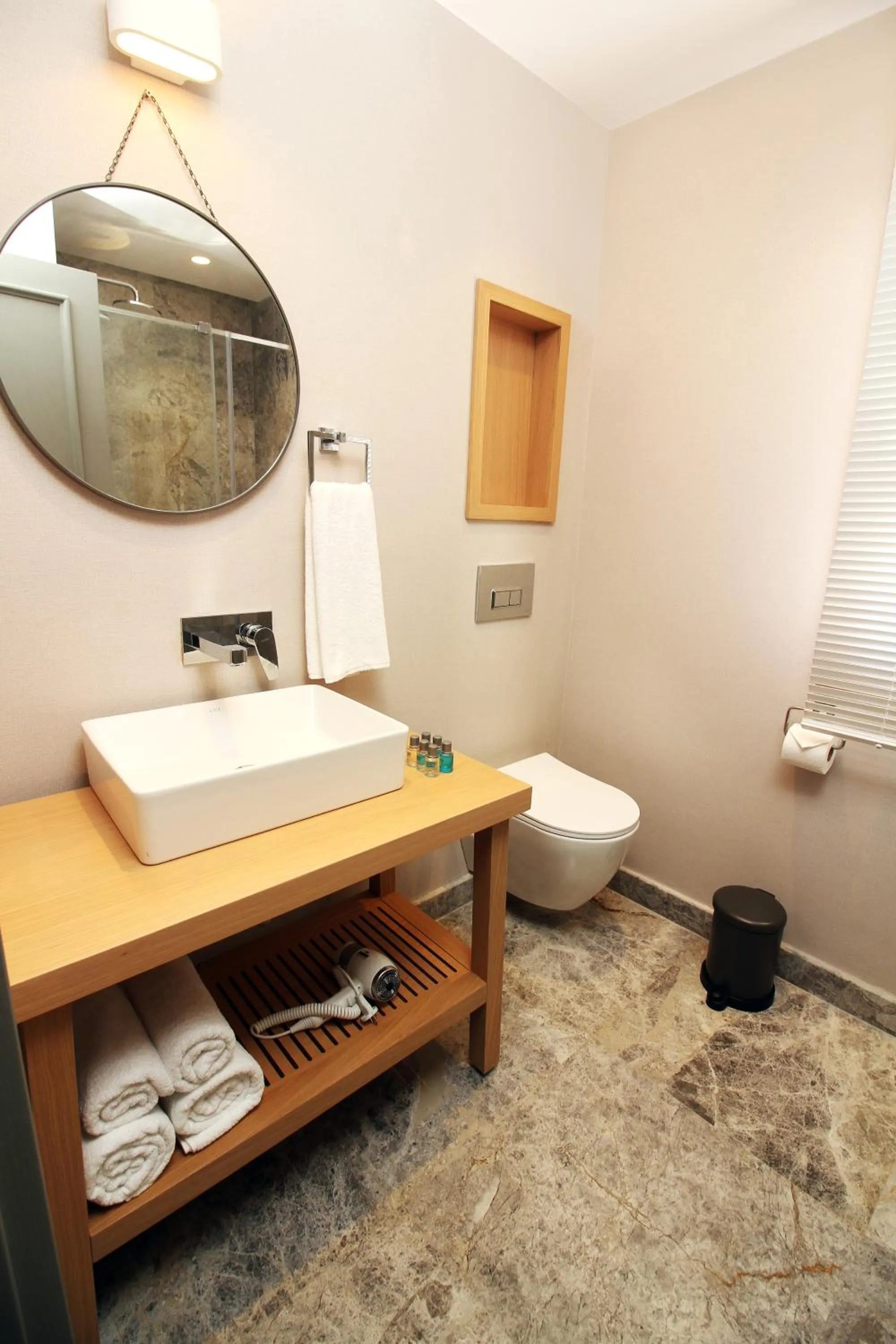 Bathroom in Mellow Blue Hotel