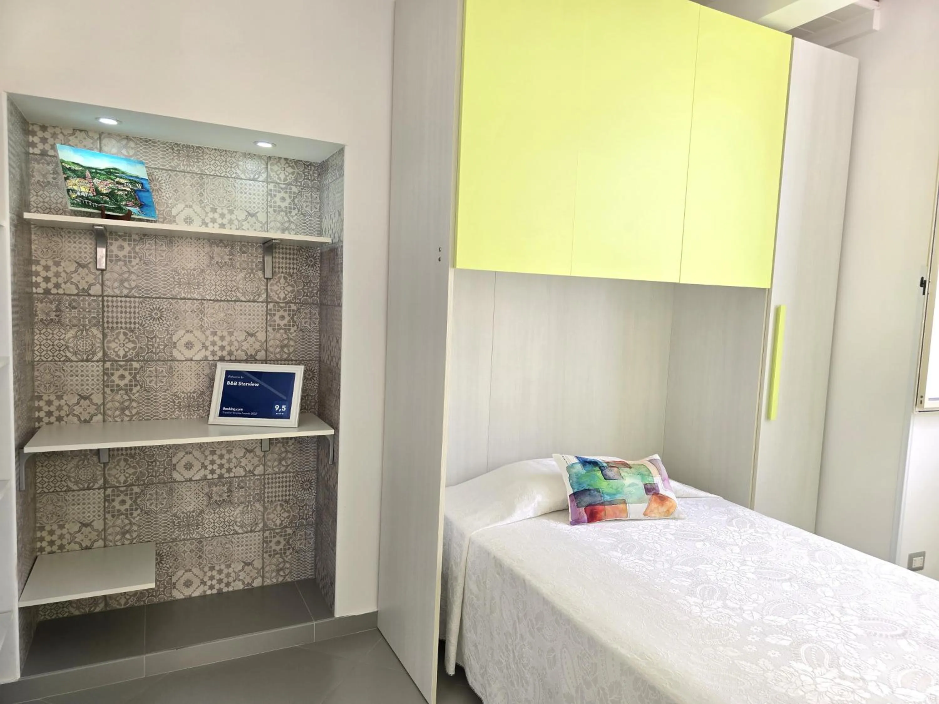 Bed in Starview Apartment - Comfy Apt by the center