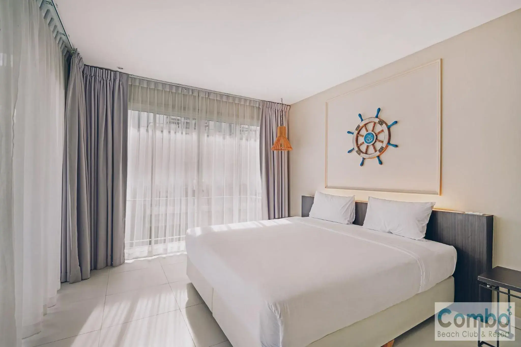 Premier Deluxe Suite with Balcony in Combo Beach Hotel Samui Premier Deluxe Suite with Balcony in Combo Beach Hotel Samui